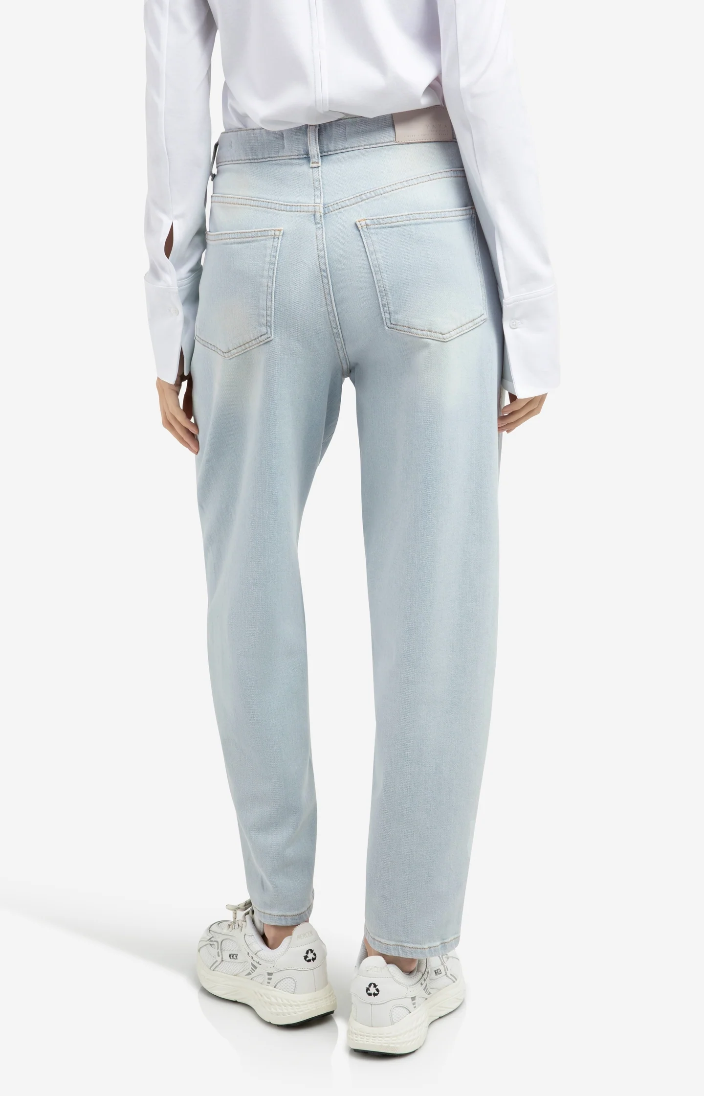 Barrel jeans in light washed denim - Image 4