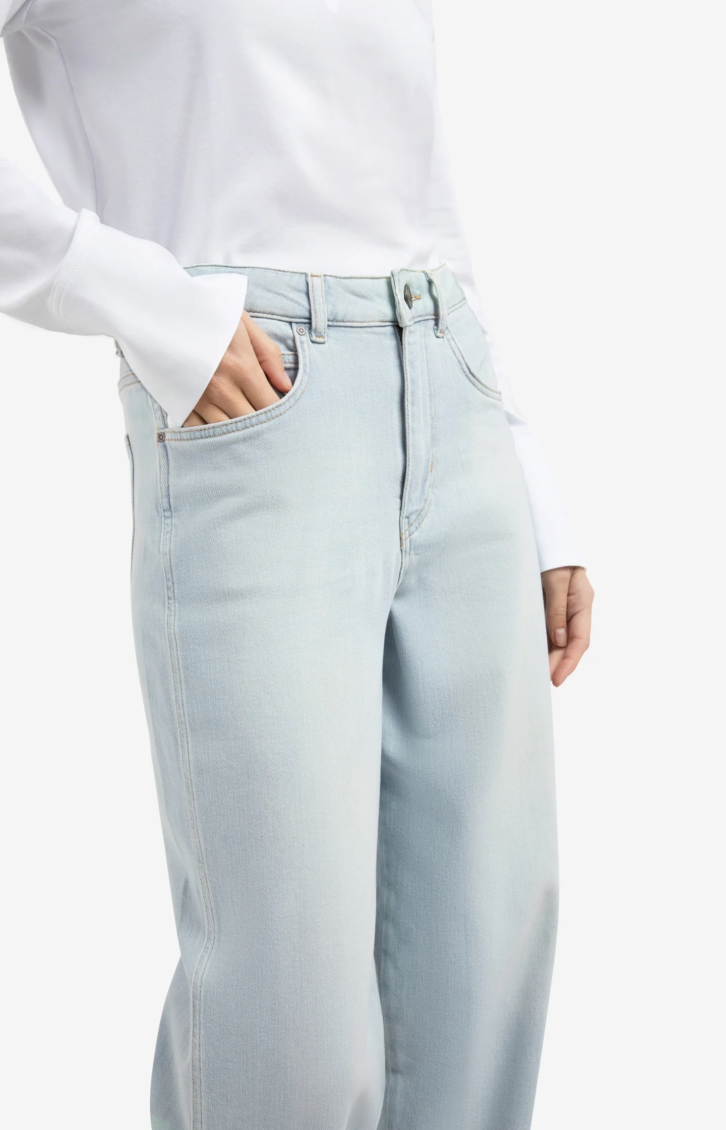 Barrel jeans in light washed denim - Image 5