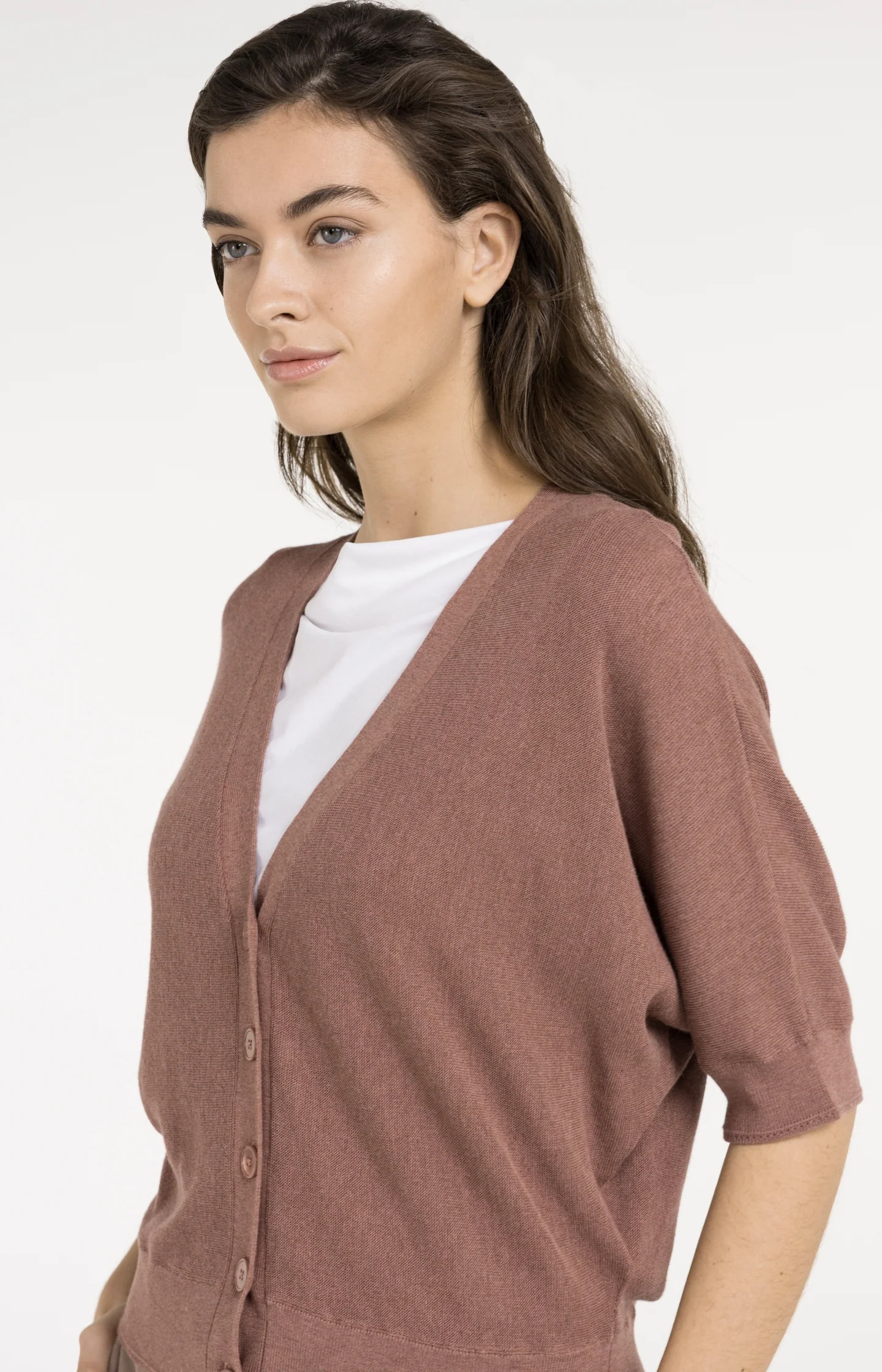 Batwing cardigan with short sleeves and button closure - Image 5