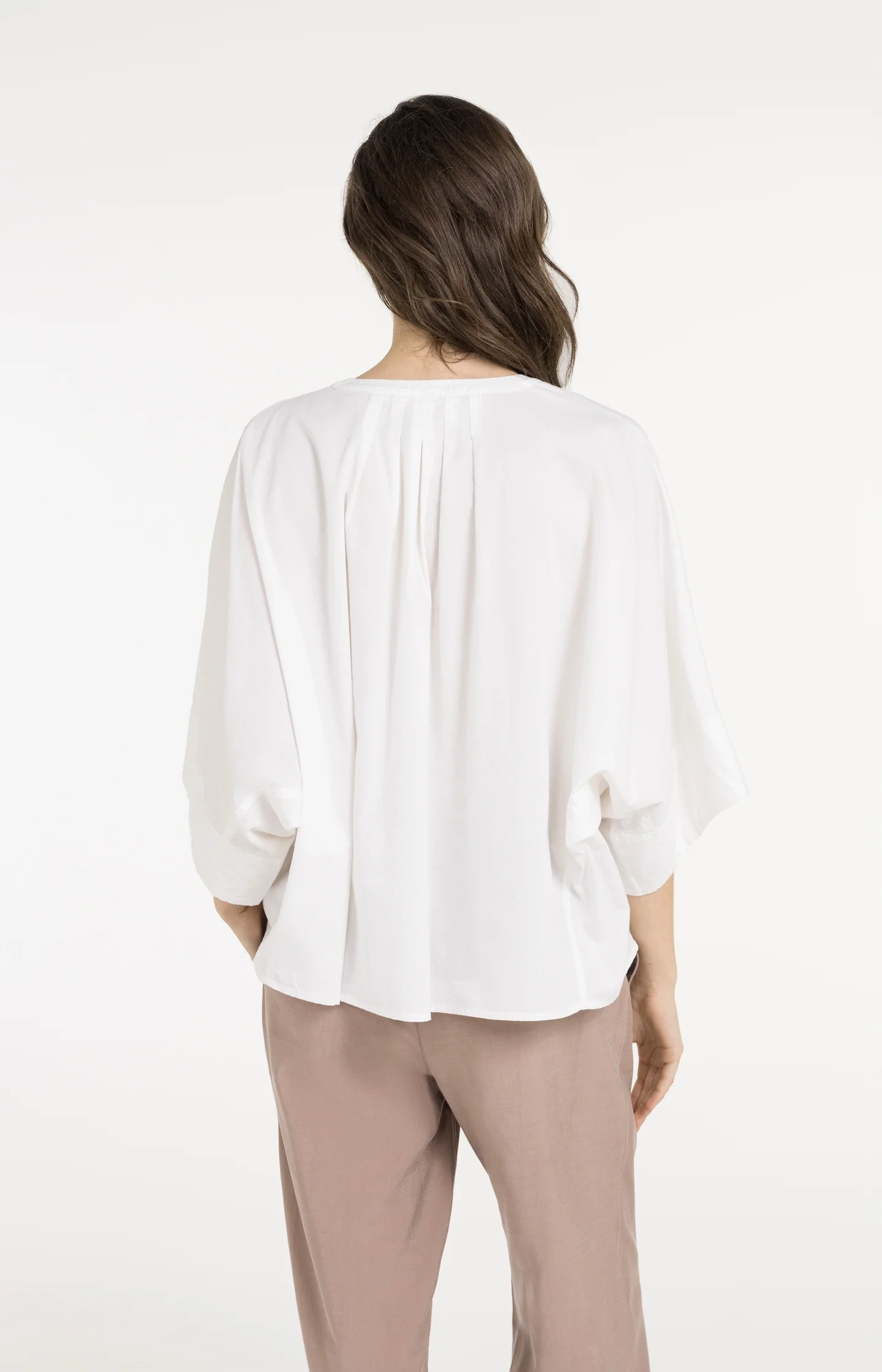 Blouse with short batwing sleeves and pleat details - Image 4