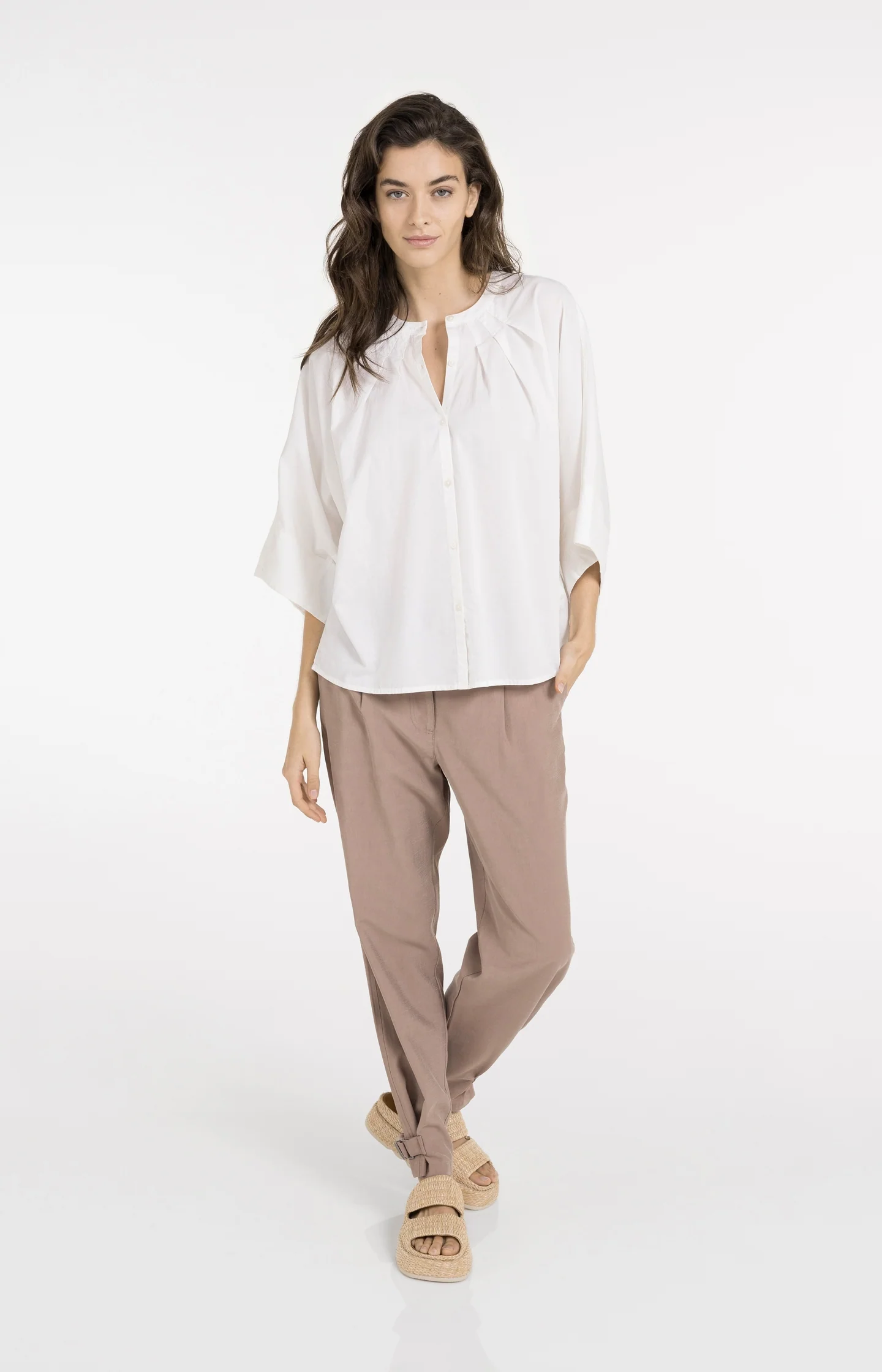 Blouse with short batwing sleeves and pleat details - Image 6