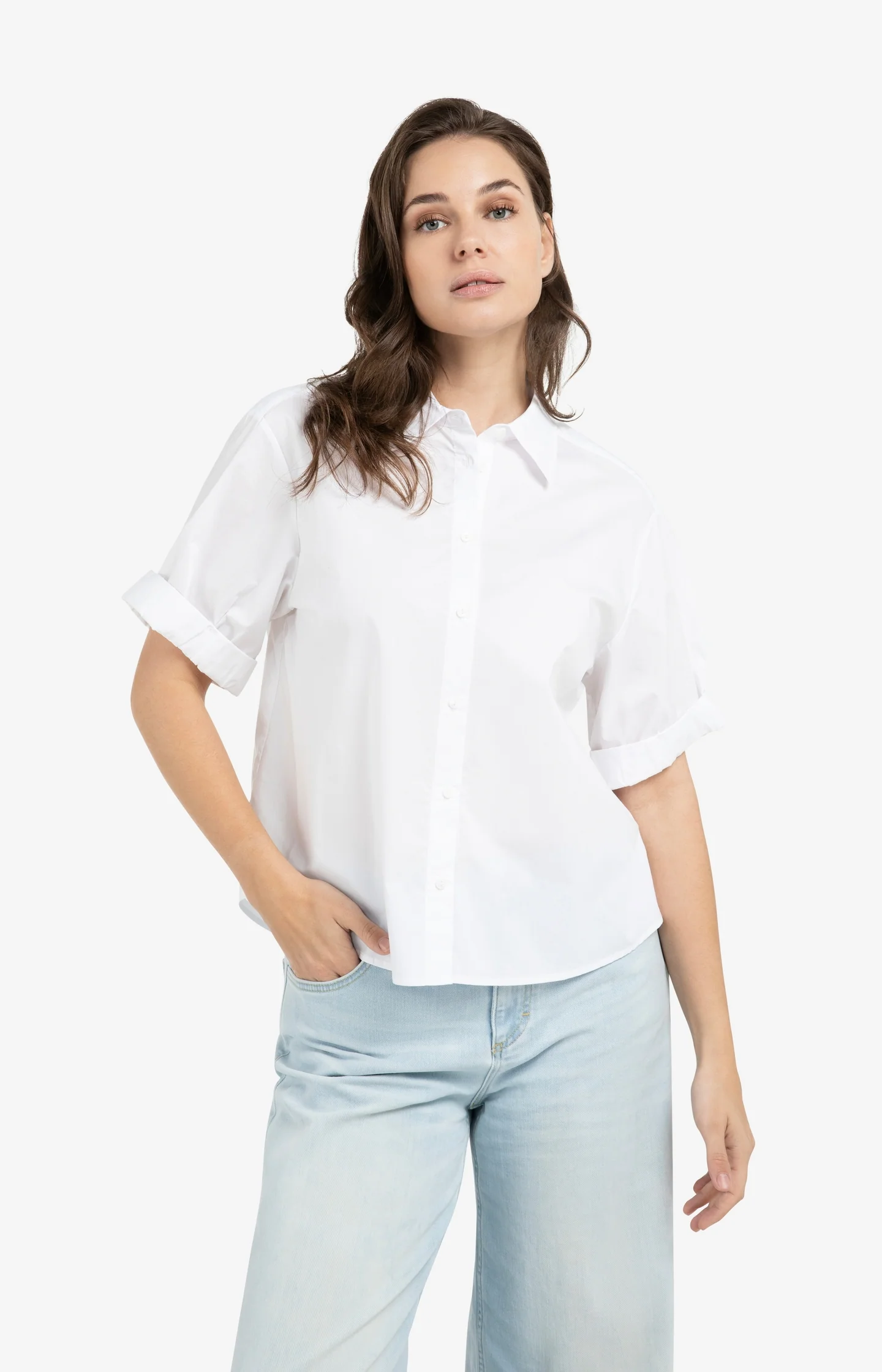 Blouse with short rolled-up sleeves and collar - Image 3