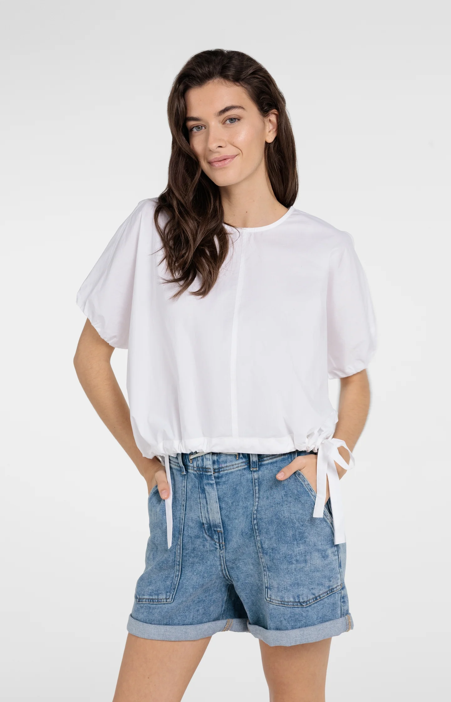 Boxy top with adjustable waist and puff sleeves - Image 7