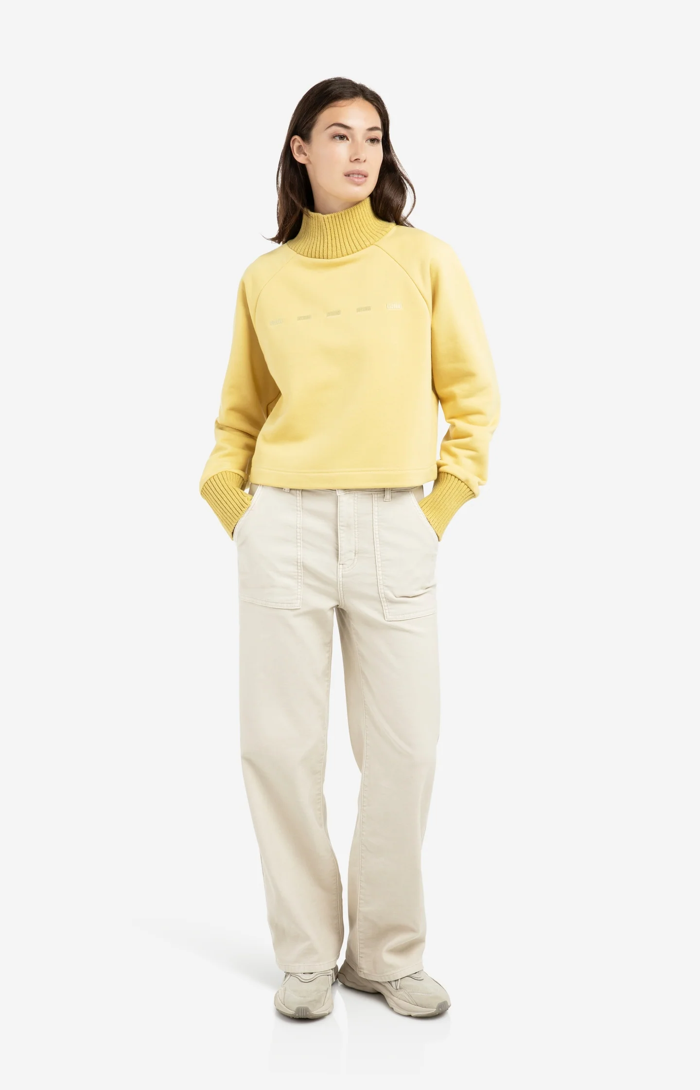 Cargo trousers with straight legs and patch pockets (L32) - Image 6