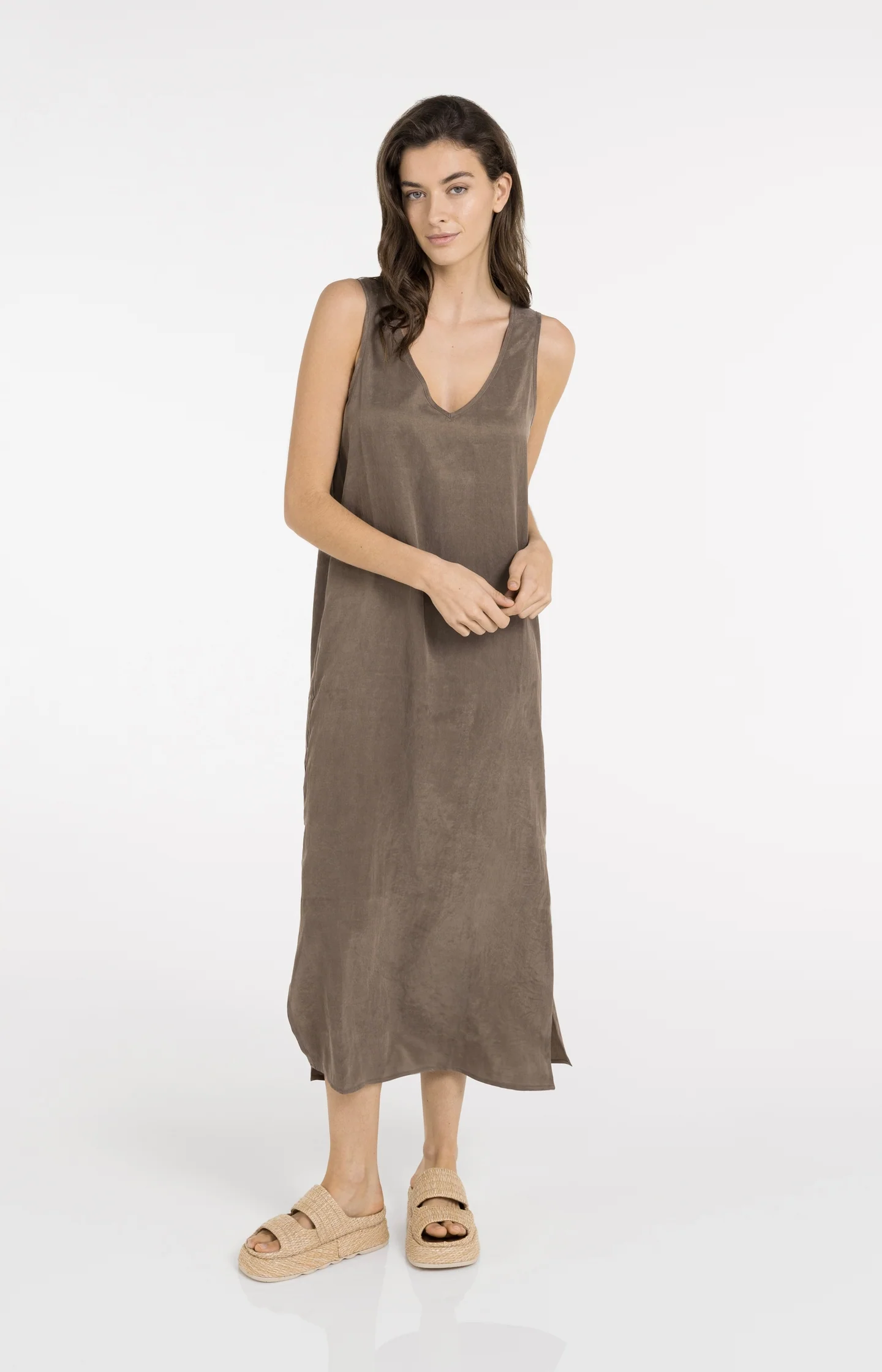 Dress with crinkle texture and V-neck - Image 3