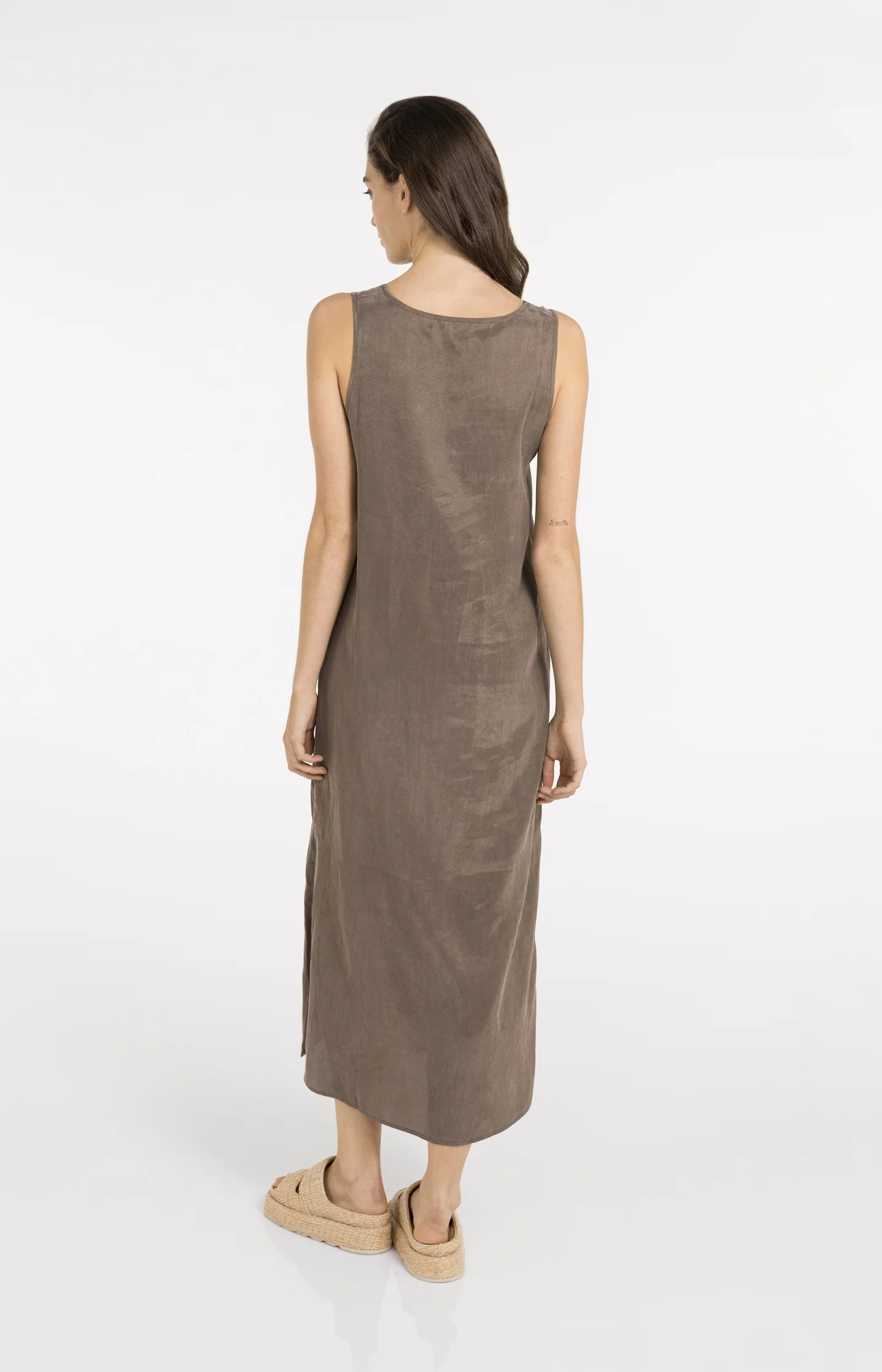 Dress with crinkle texture and V-neck - Image 5