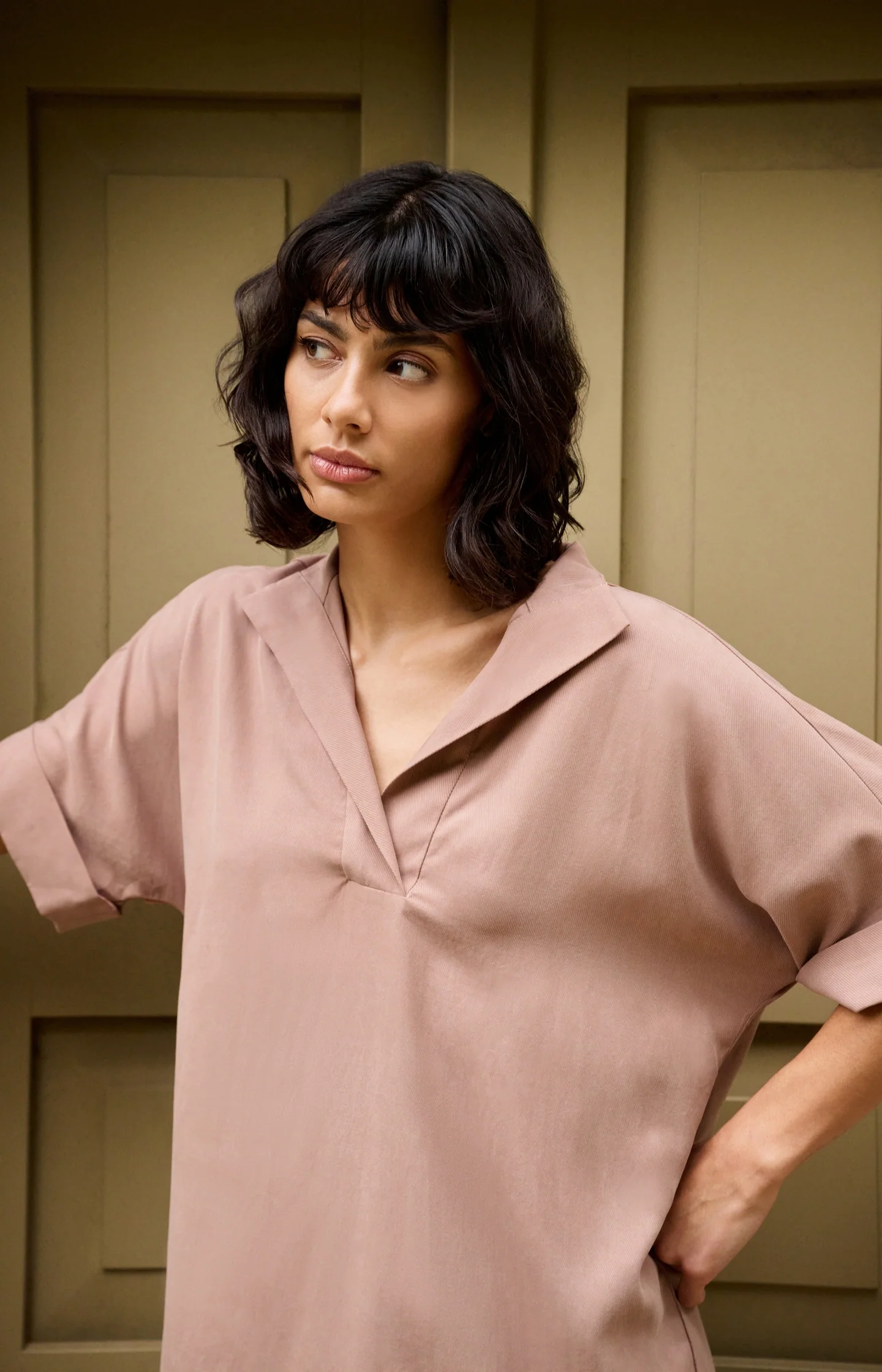 Dress with short sleeves and polo collar - Image 3