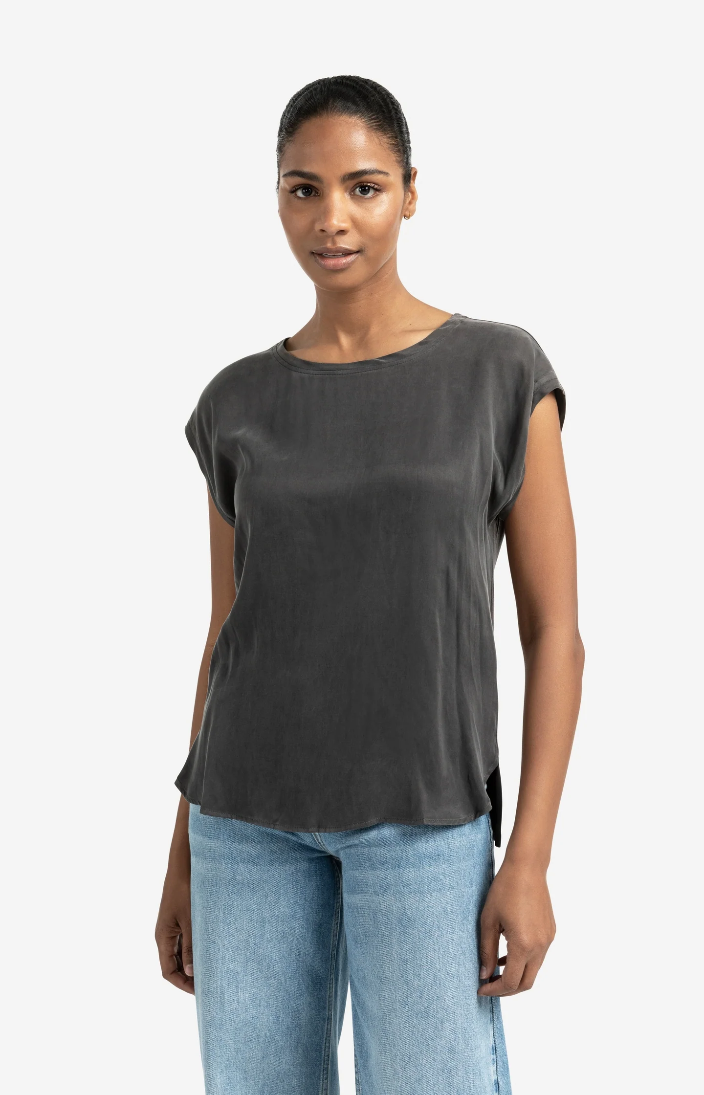 Basic mixed fabric top with round neck and cap sleeves - Image 3