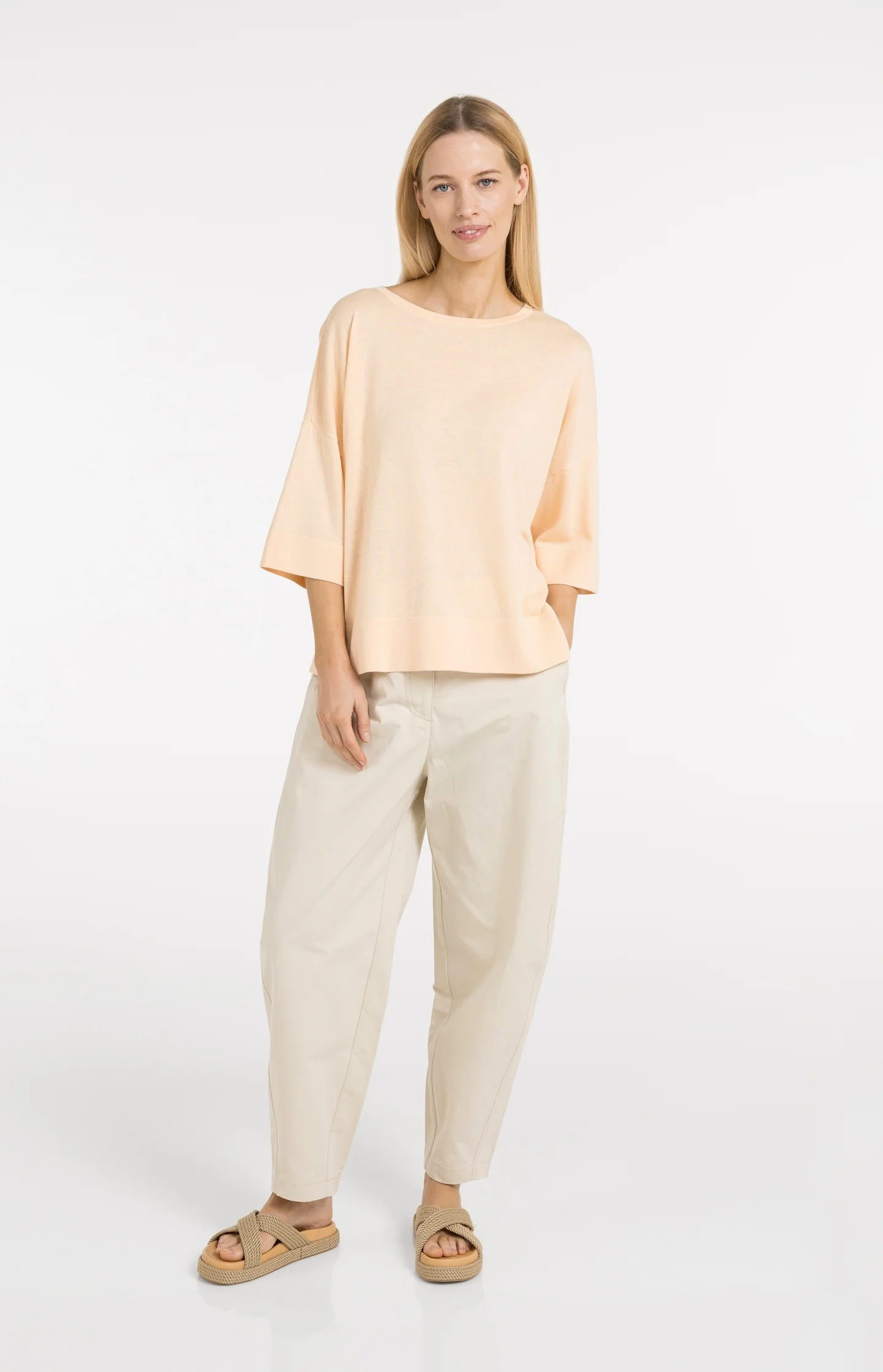 Finely knitted oversized T-shirt with short sleeves - Image 4