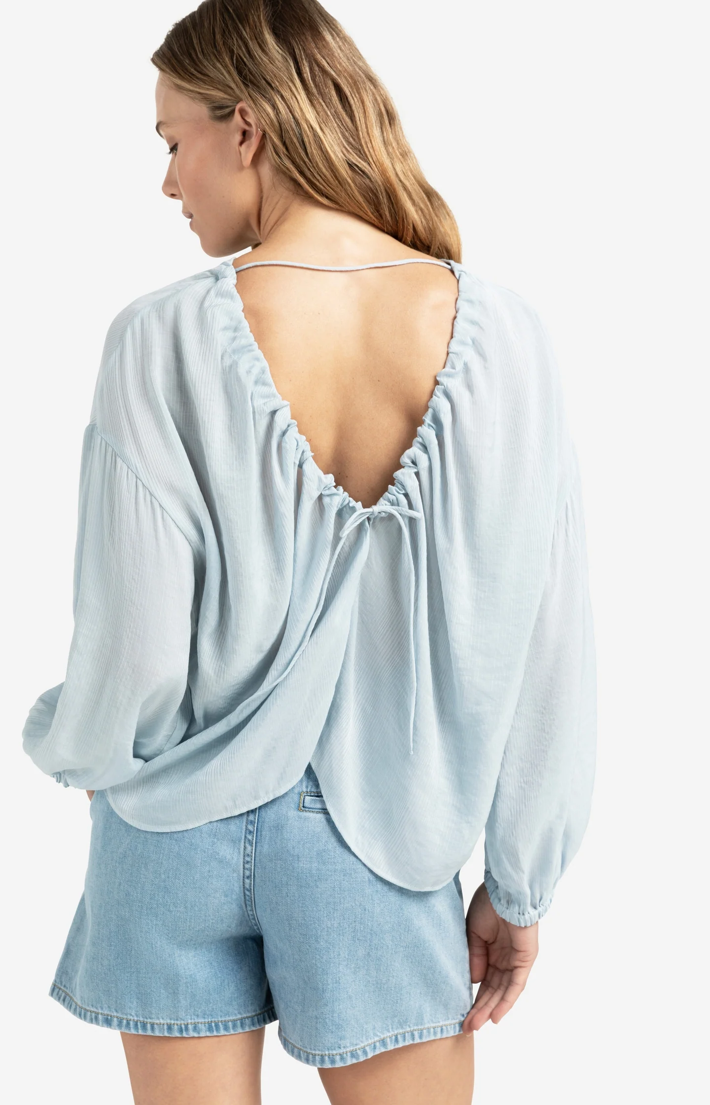 Flowy crinkle top with open back and tie detail - Image 5