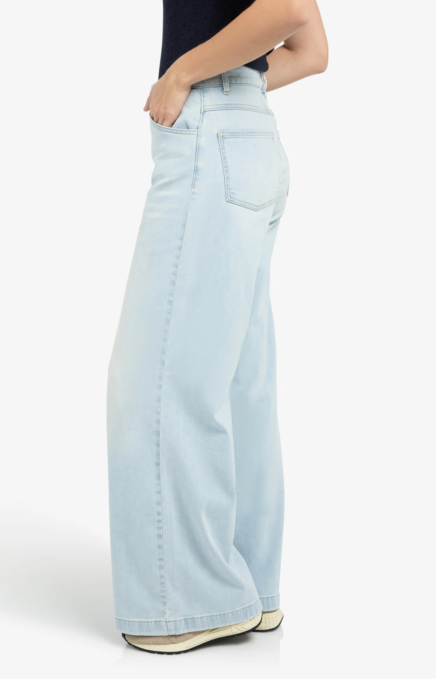 High-waist jeans with extra wide legs (L34) - Image 4