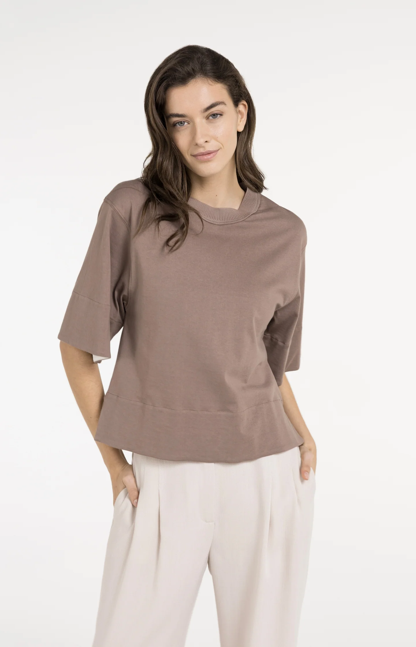 Jersey top with woven details and short sleeves - Image 4
