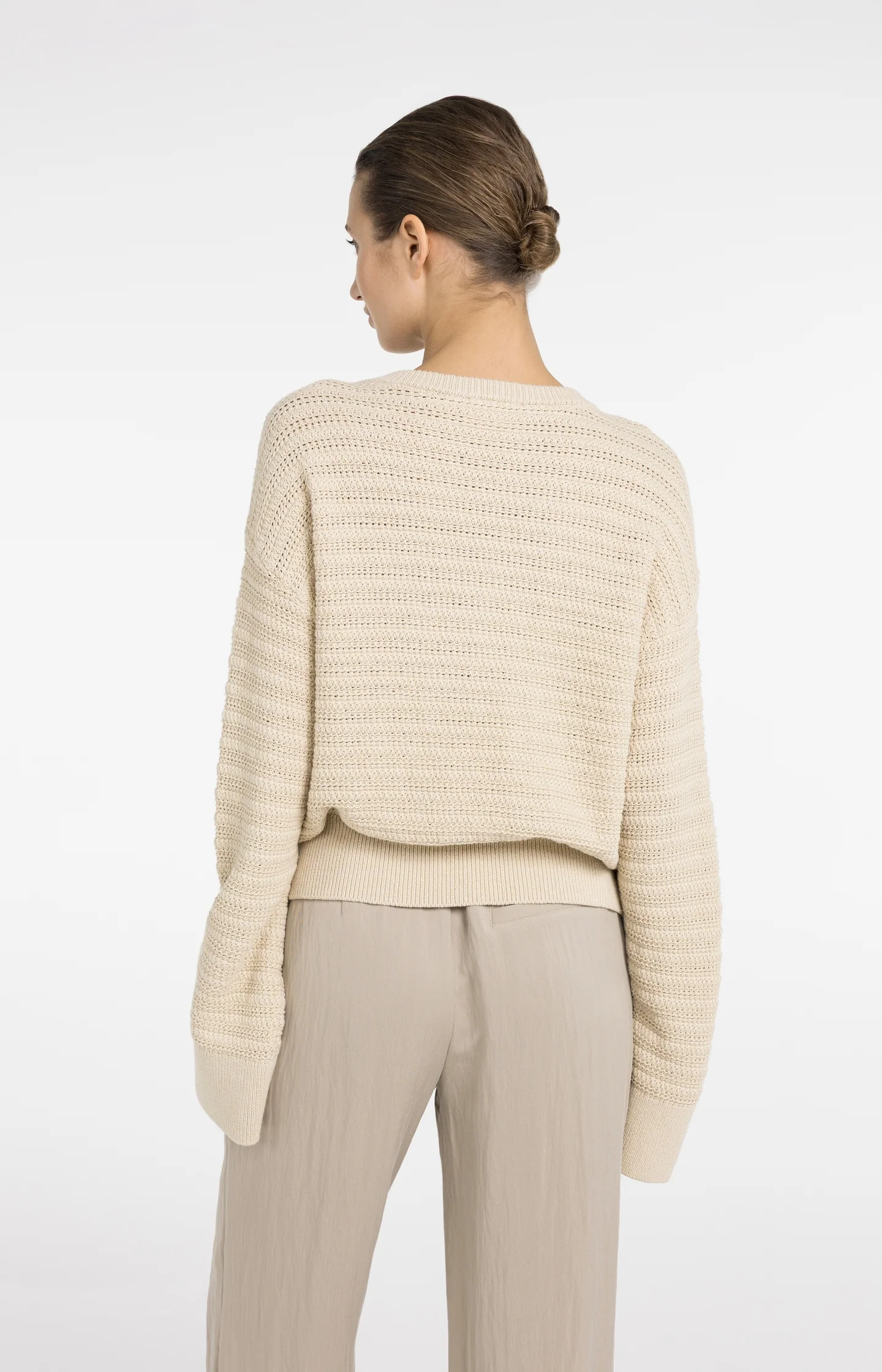 Knitted cardigan with V-neck and diagonal placket - Image 4