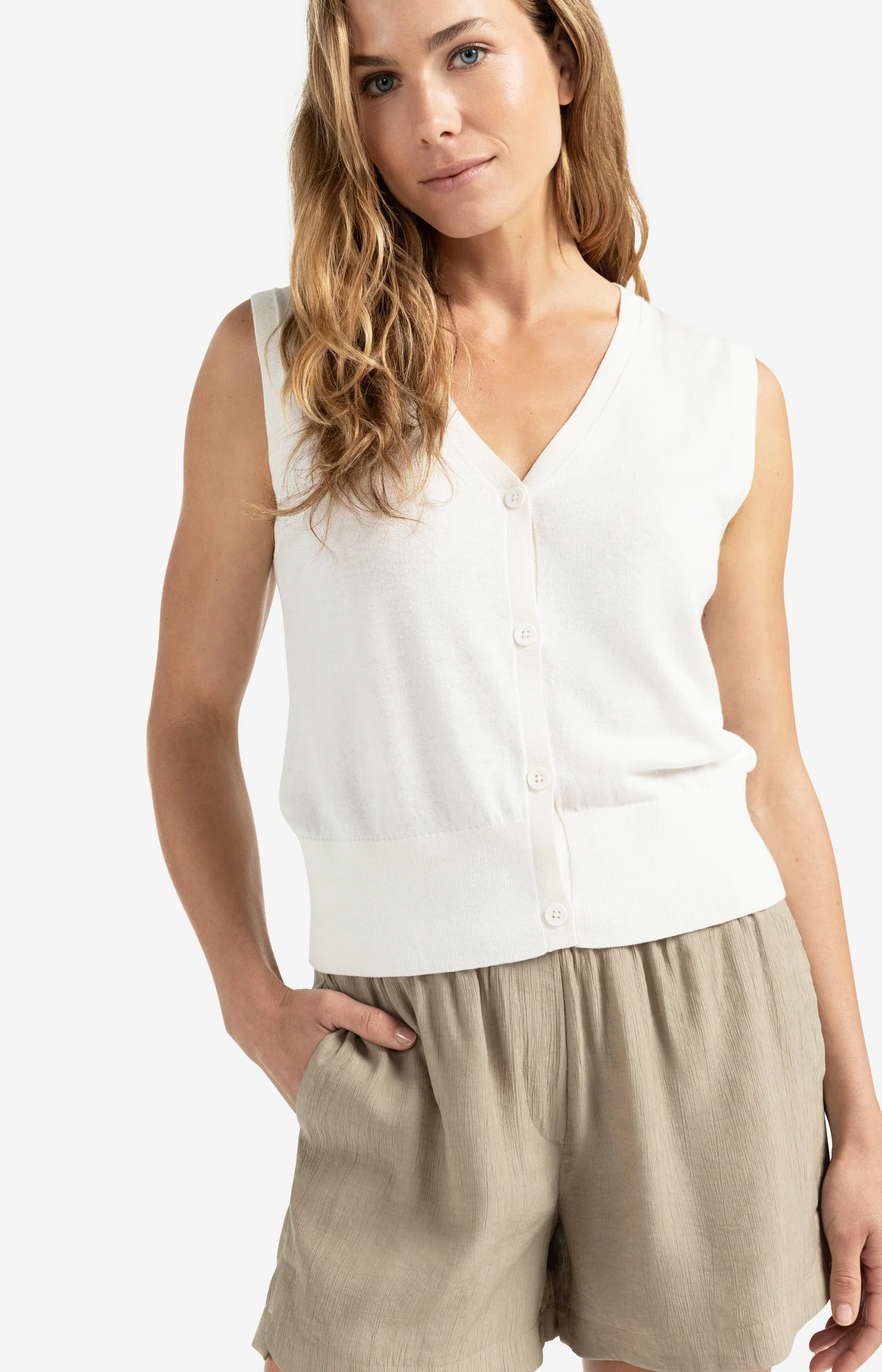 Knitted gilet with fine rib trims and button closure - Image 5