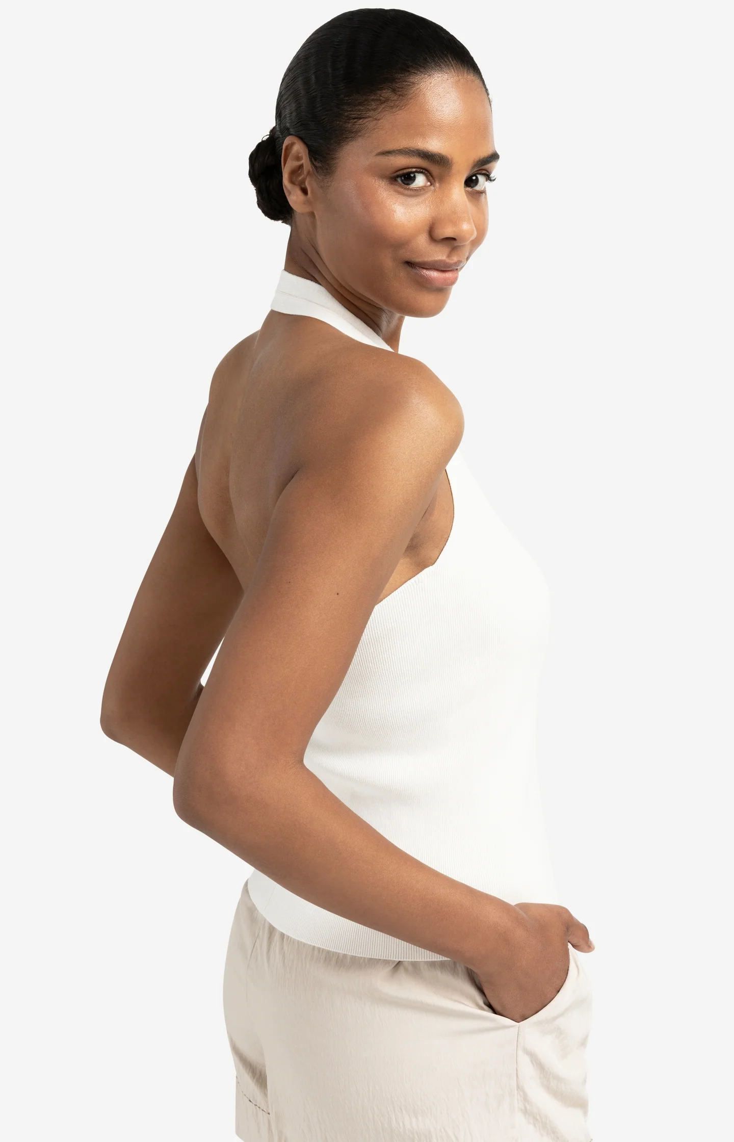 Knitted haltertop with fitted fit - Image 5