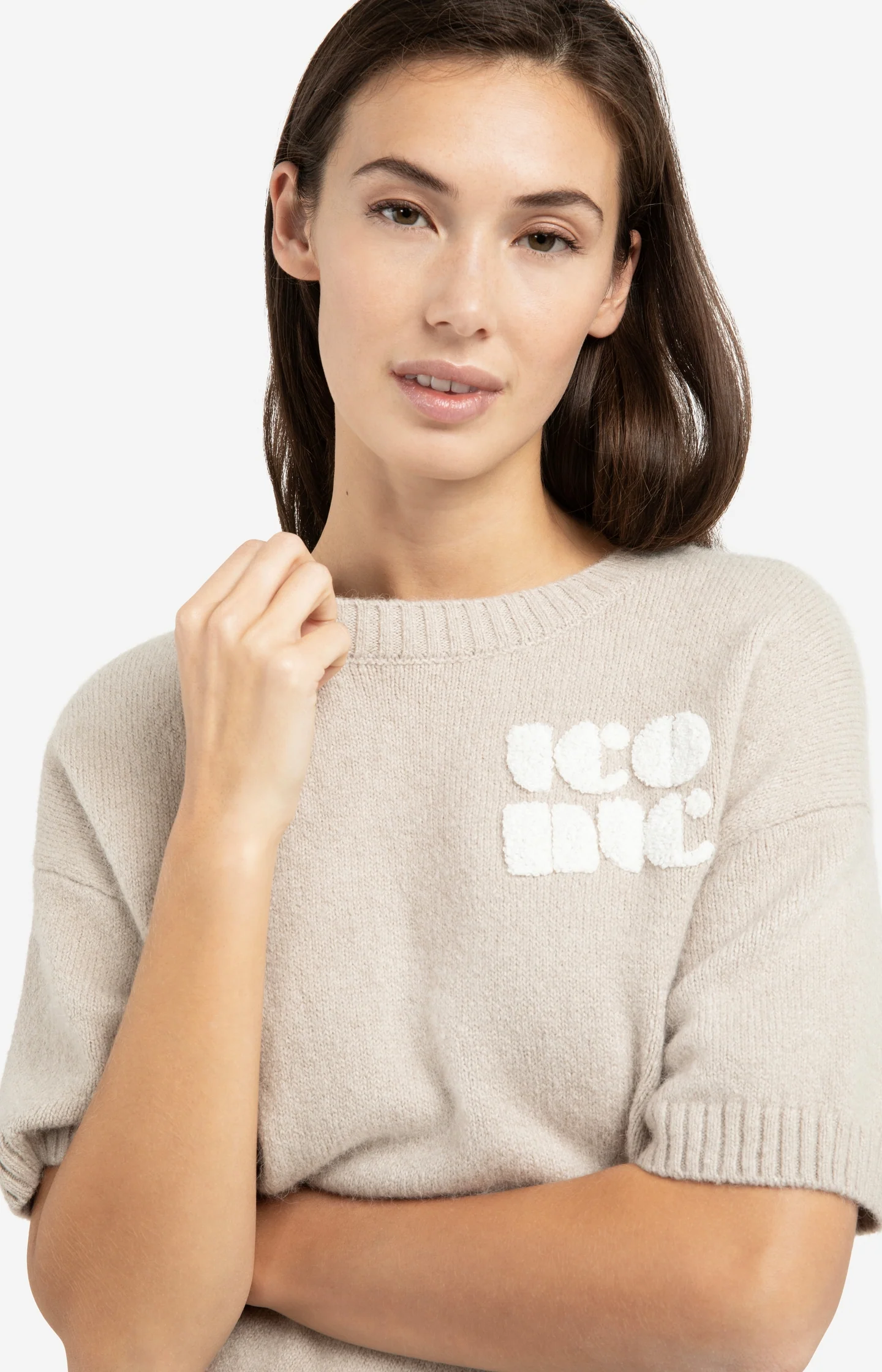 Knitted short sleeve sweater with artwork - Image 4