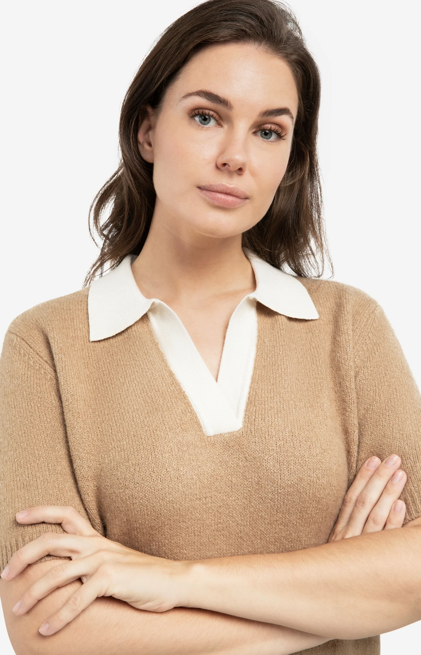 Knitted short-sleeve sweater with contrast collar - Image 5