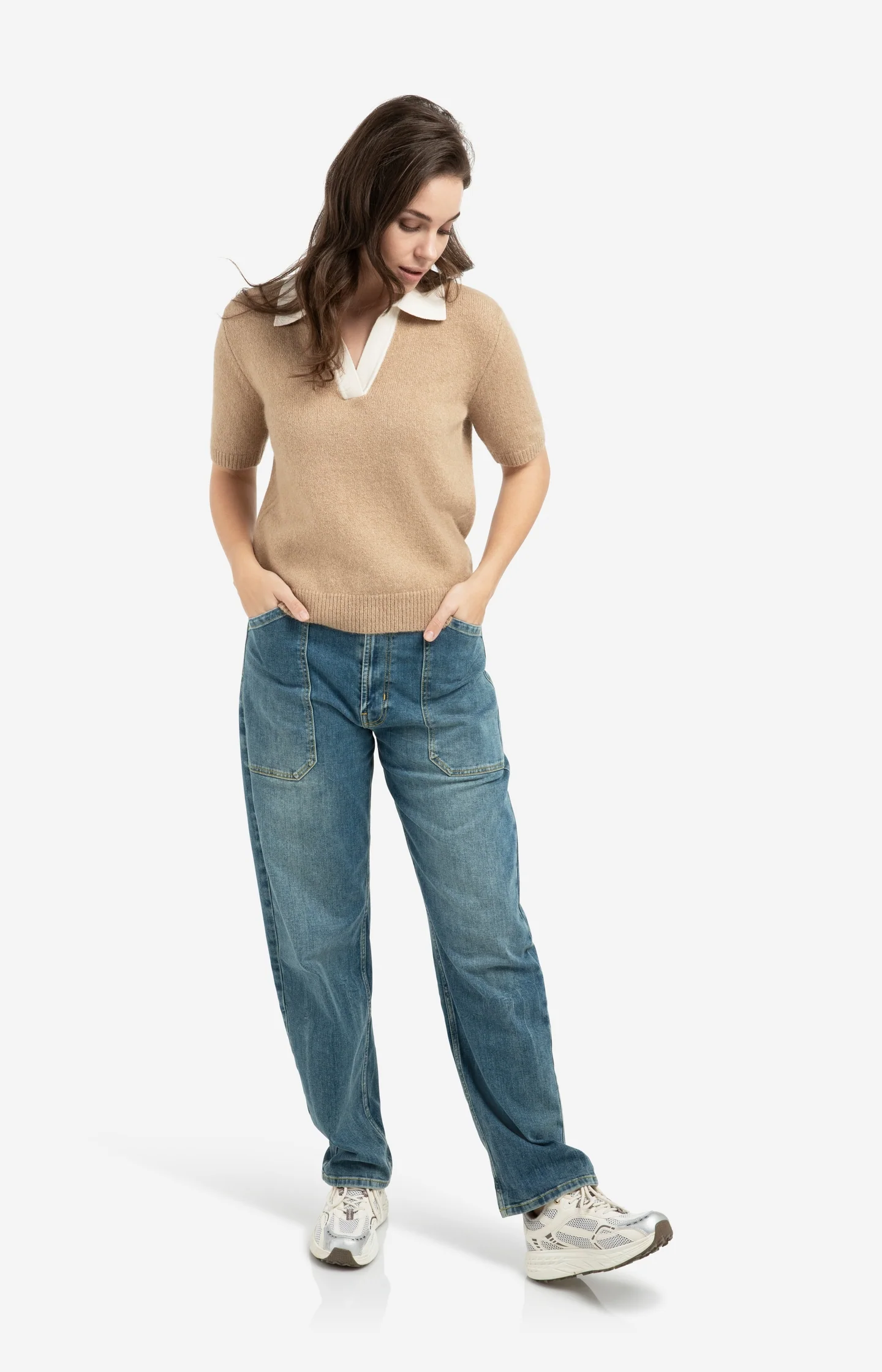 Knitted short-sleeve sweater with contrast collar - Image 6
