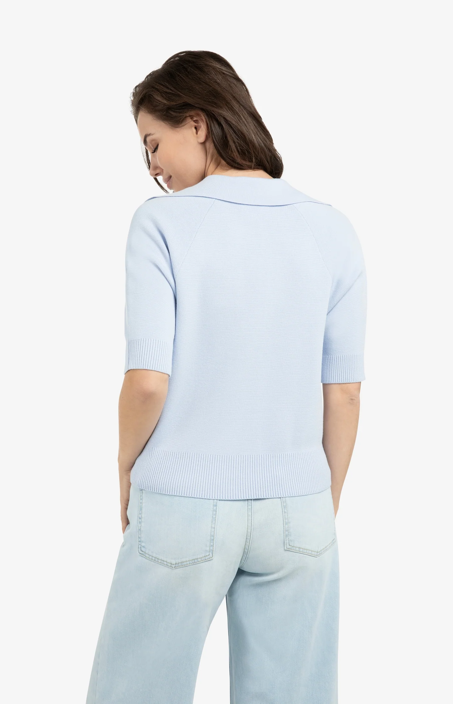 Knitted sweater with collar and short sleeves - Image 4