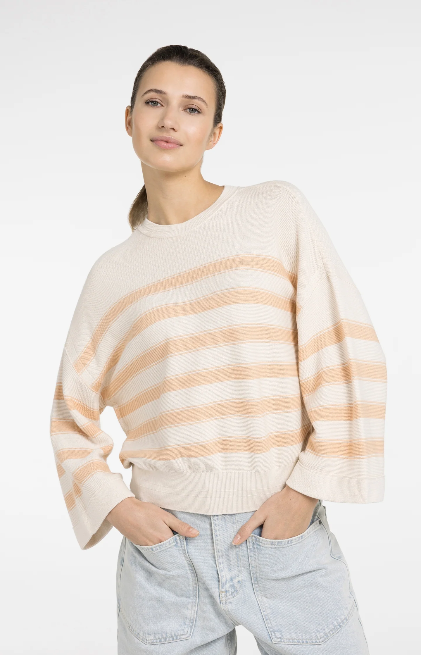 Knitted sweater with stripes and wide sleeves - Image 4