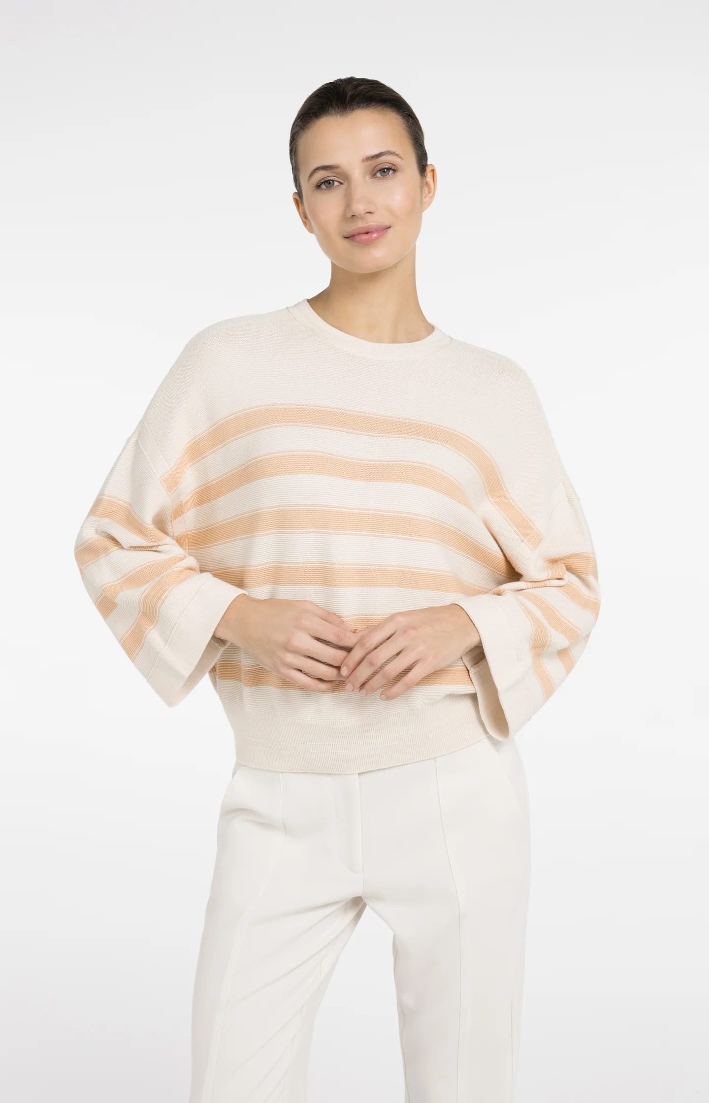 Knitted sweater with stripes and wide sleeves - Image 7