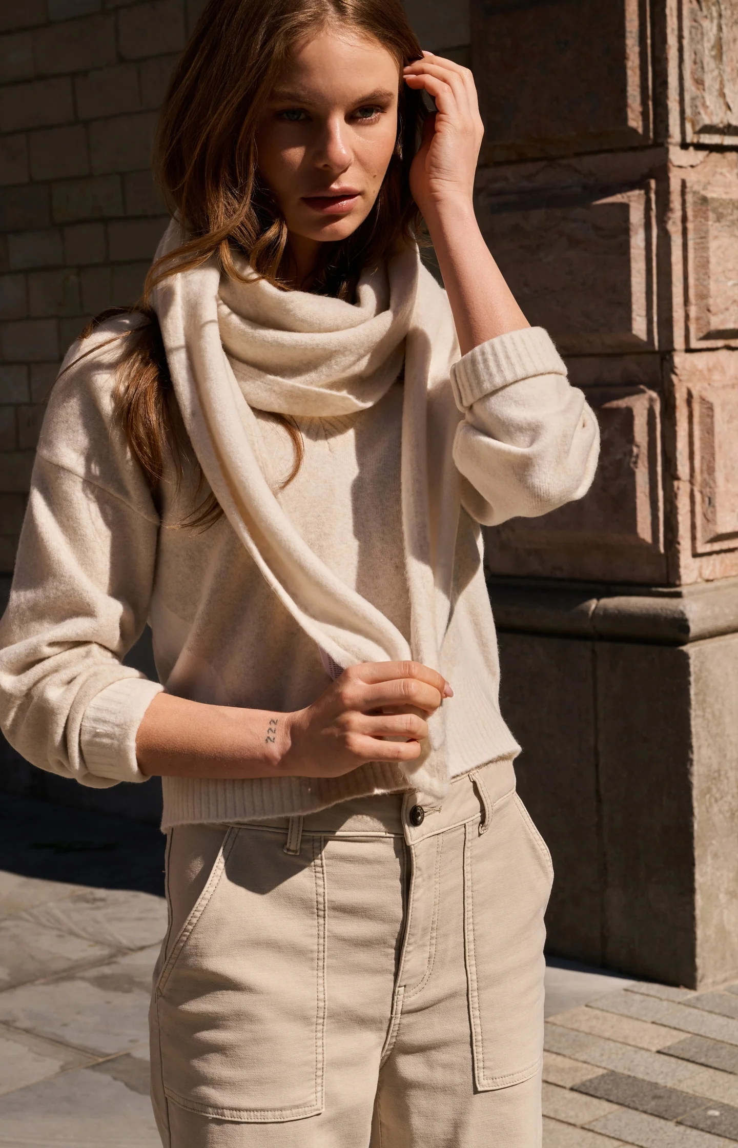 Knitted sweater with V-neck and colorblock effect - Image 5