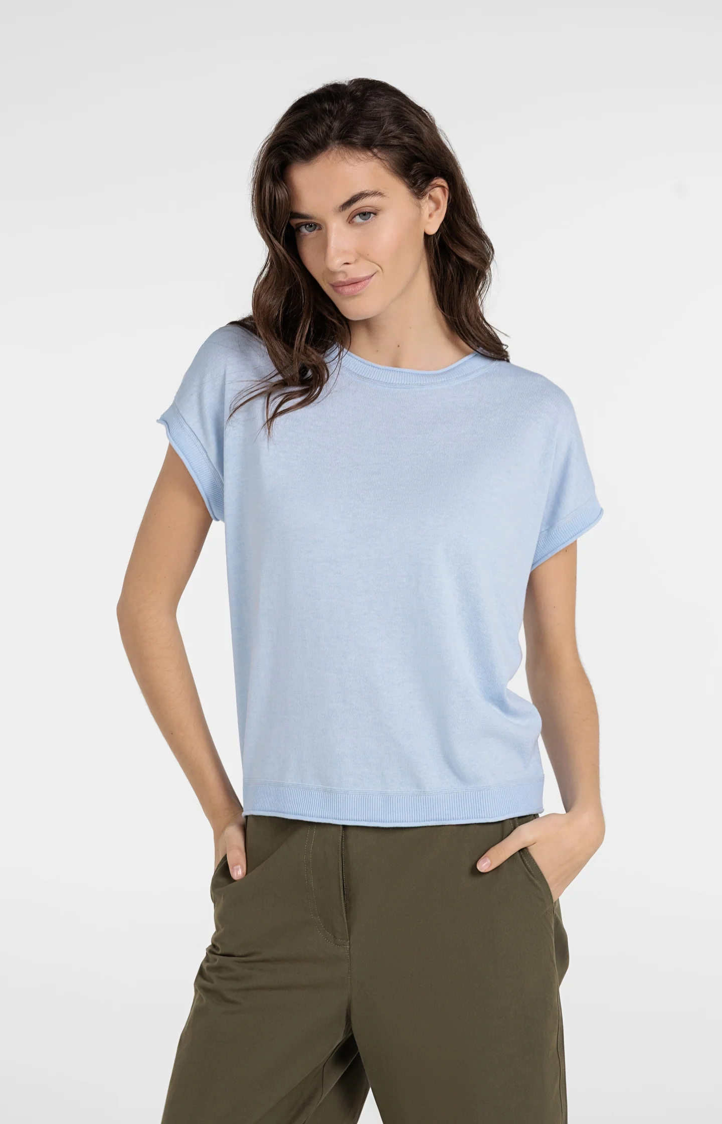 Knitted top with short sleeves and contrasting trims - Image 3