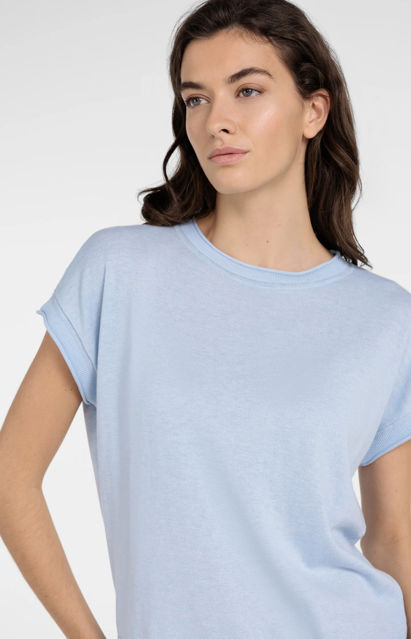 Knitted top with short sleeves and contrasting trims - Image 5