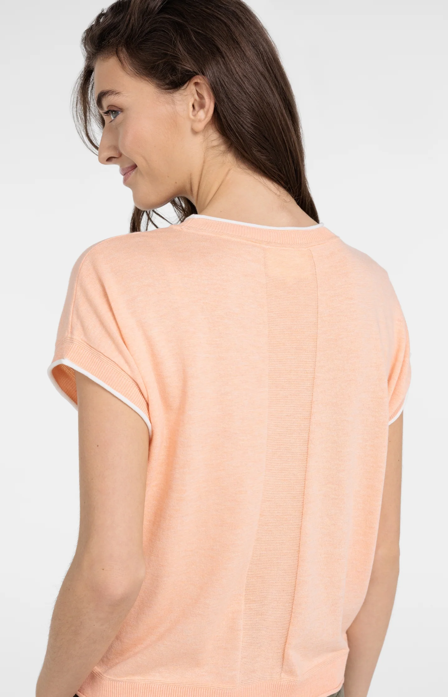 Knitted top with short sleeves and contrasting trims - Image 6