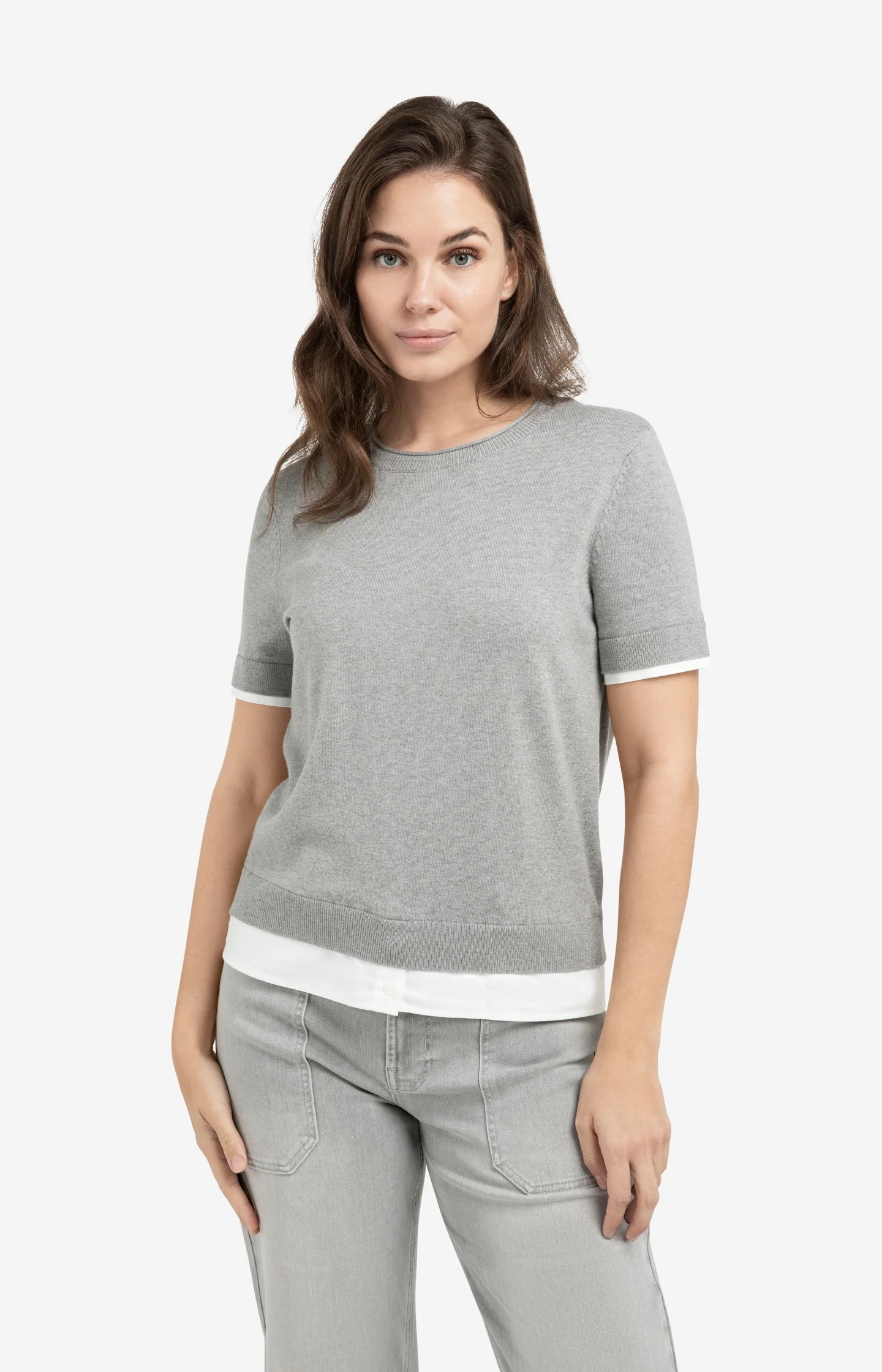 Knitted top with short sleeves and double blouse hem - Image 3