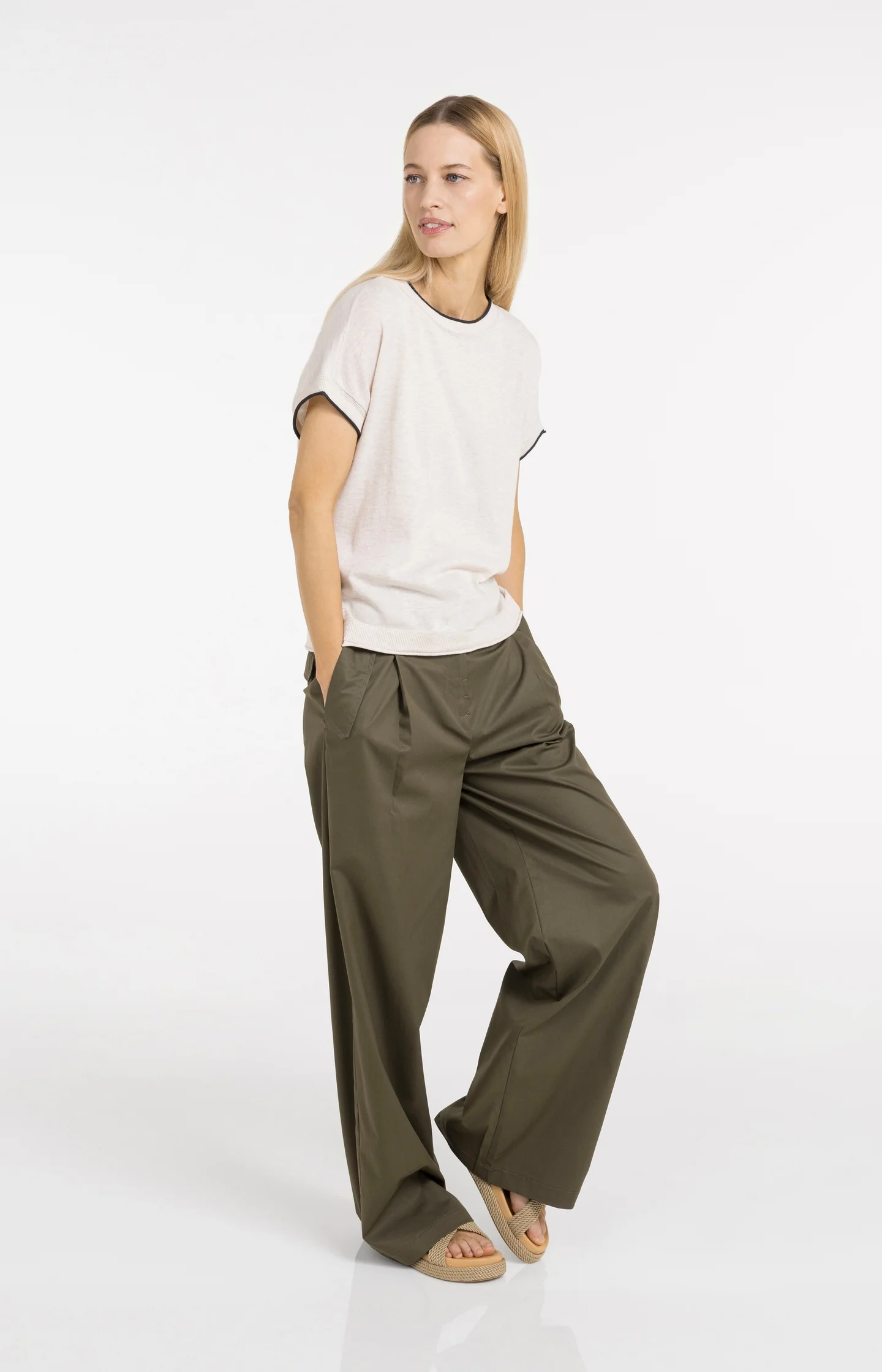 Knitted top with short sleeves and rolled edges - Image 7