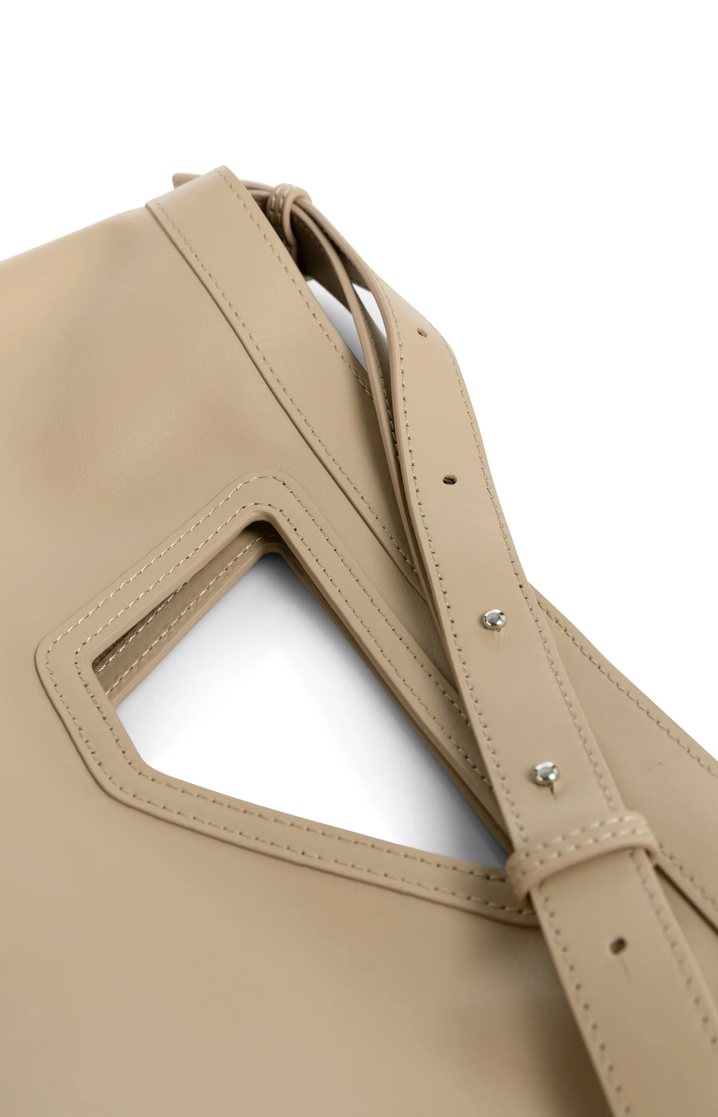 Leather shoulder bag with triangle handle - Image 5