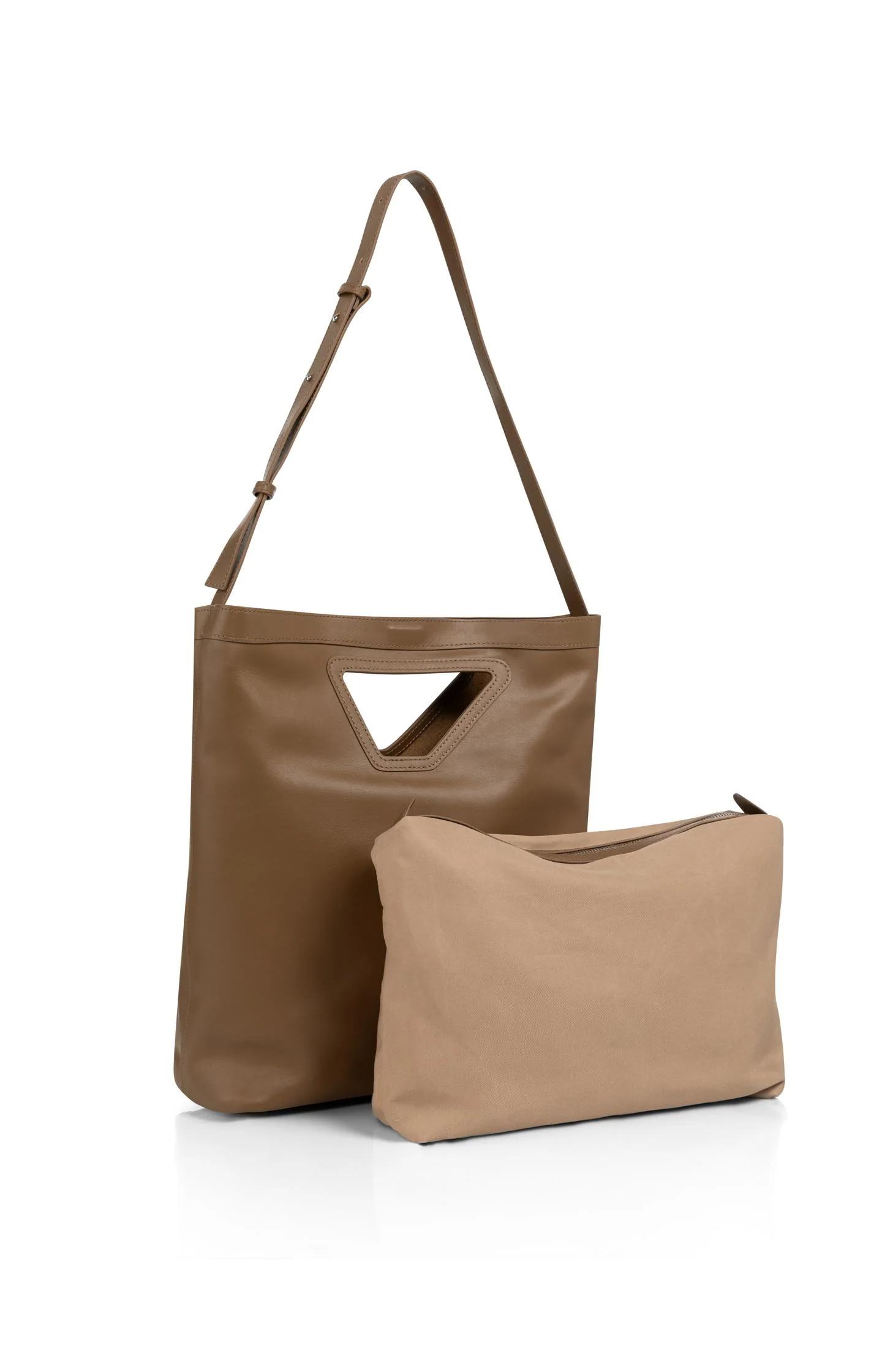 Leather shoulder bag with triangle handle - Image 3