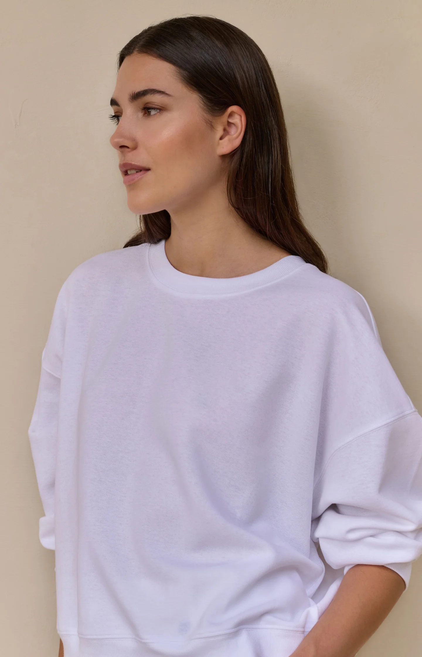 Lightweight sweater with crew neck