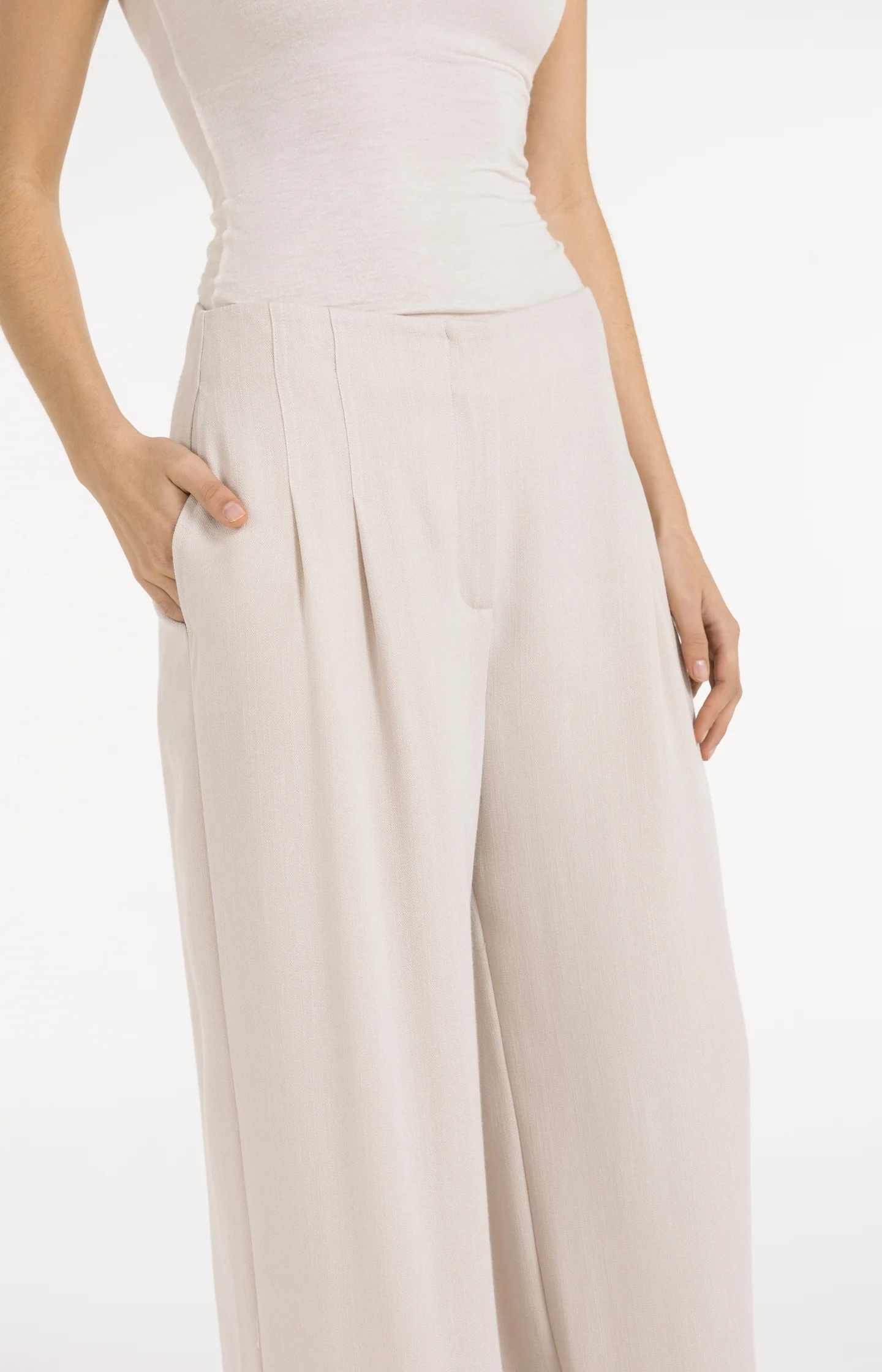Linen blend trousers with wide legs and fringed details - Image 5