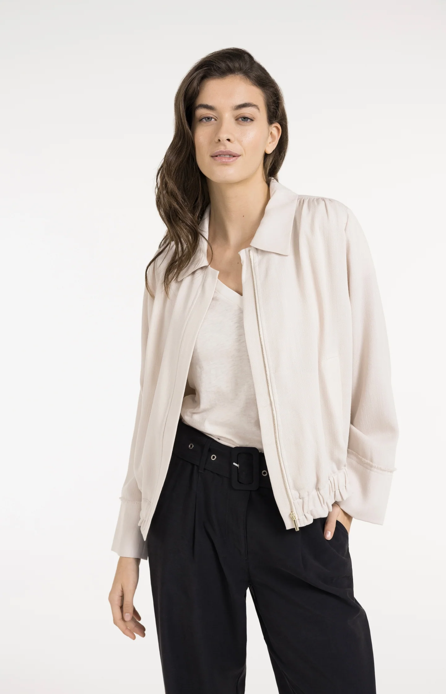 Linen blouse jacket with collar and elasticated hem - Image 4