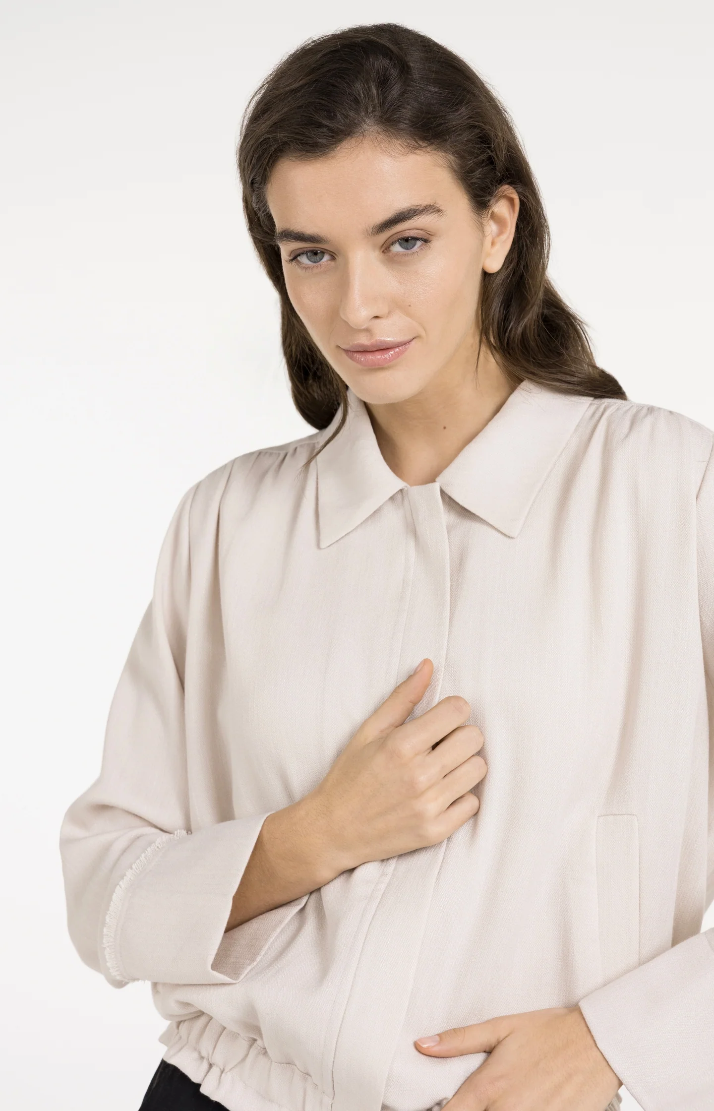 Linen blouse jacket with collar and elasticated hem - Image 6