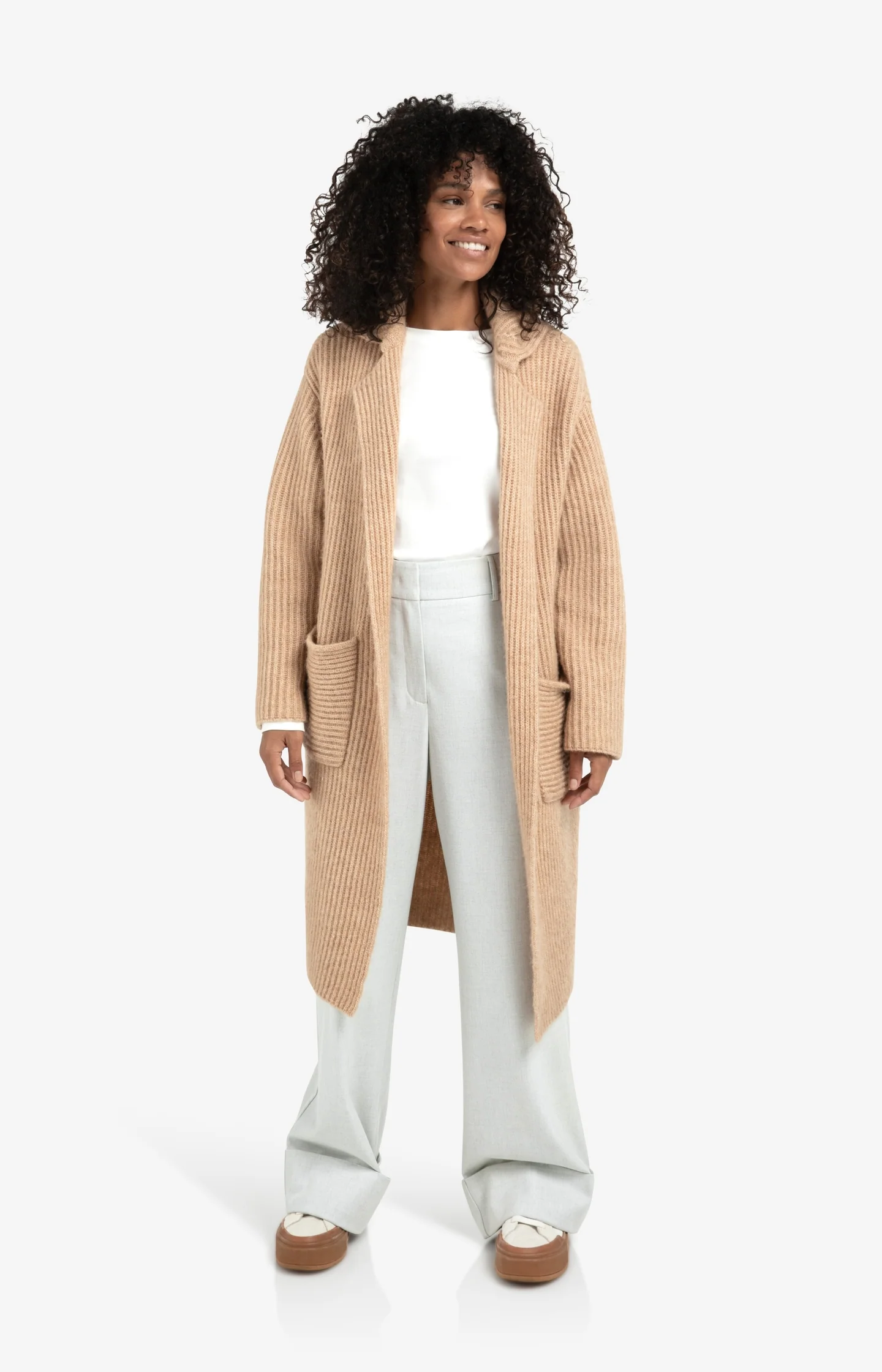 Long heavy knit cardigan with collar and patch pockets - Image 3