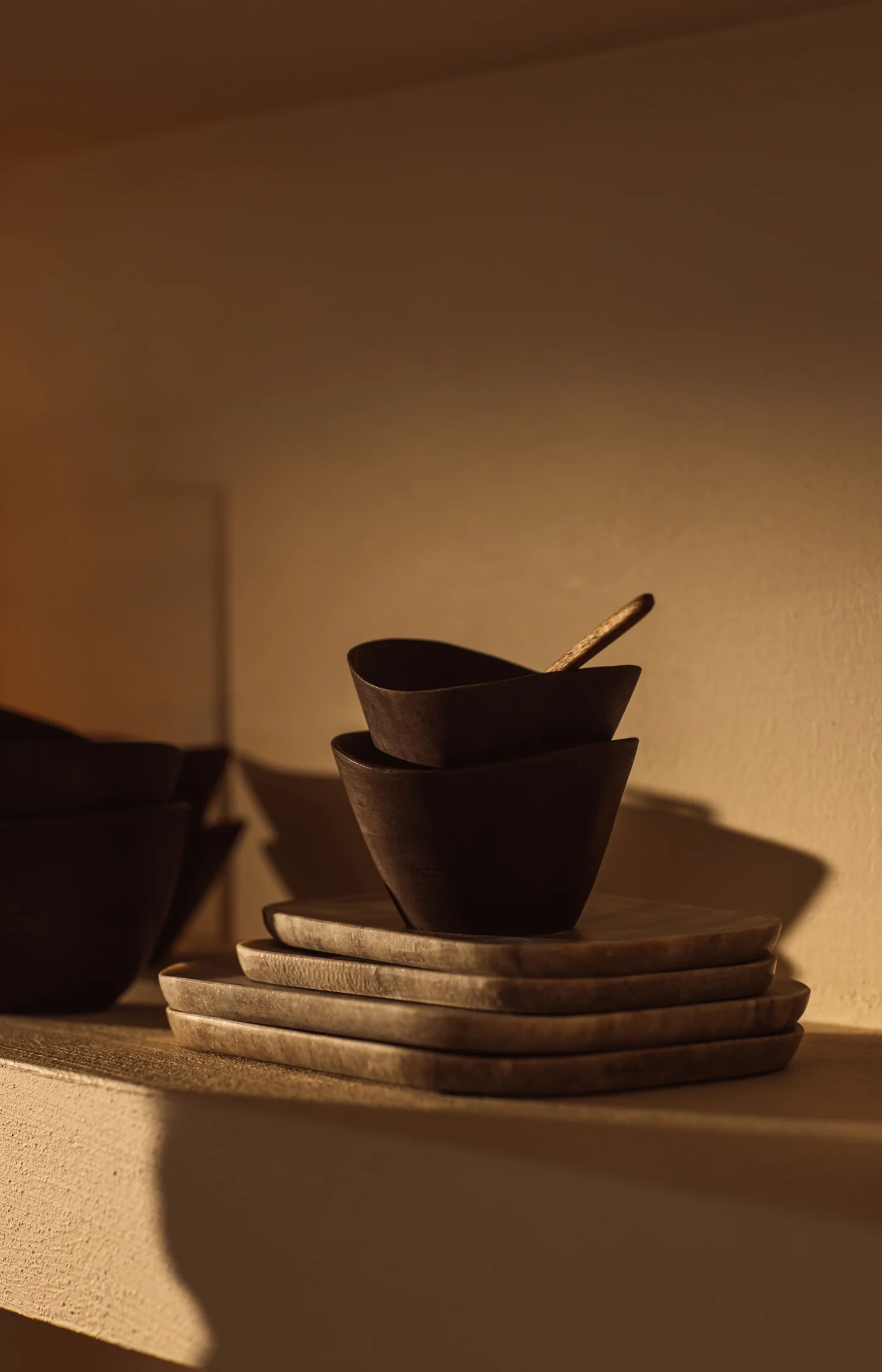 Mango wood bowl - medium - Image 4
