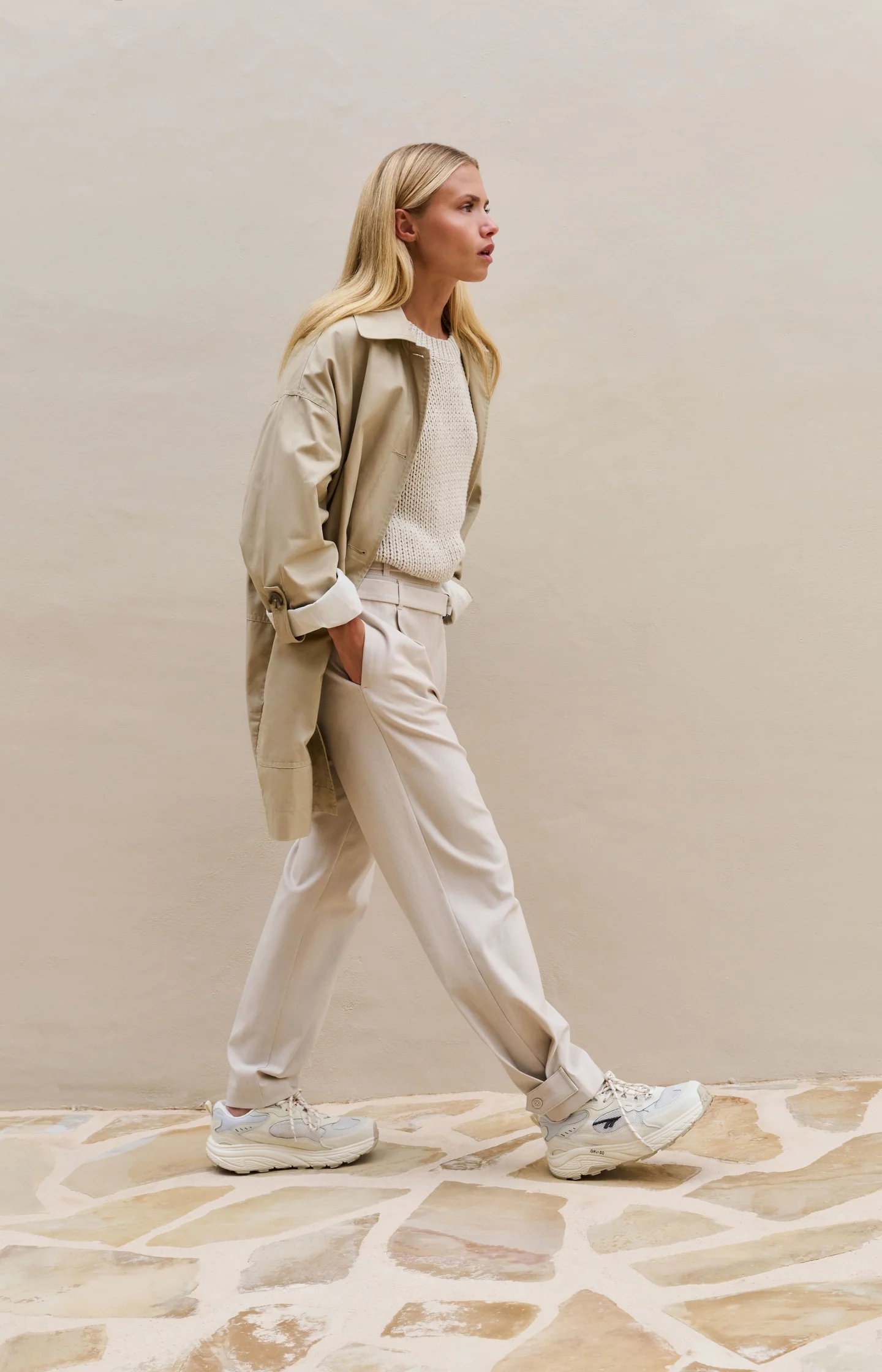 Oversized cotton jacket with buttons and patch pockets - Image 9