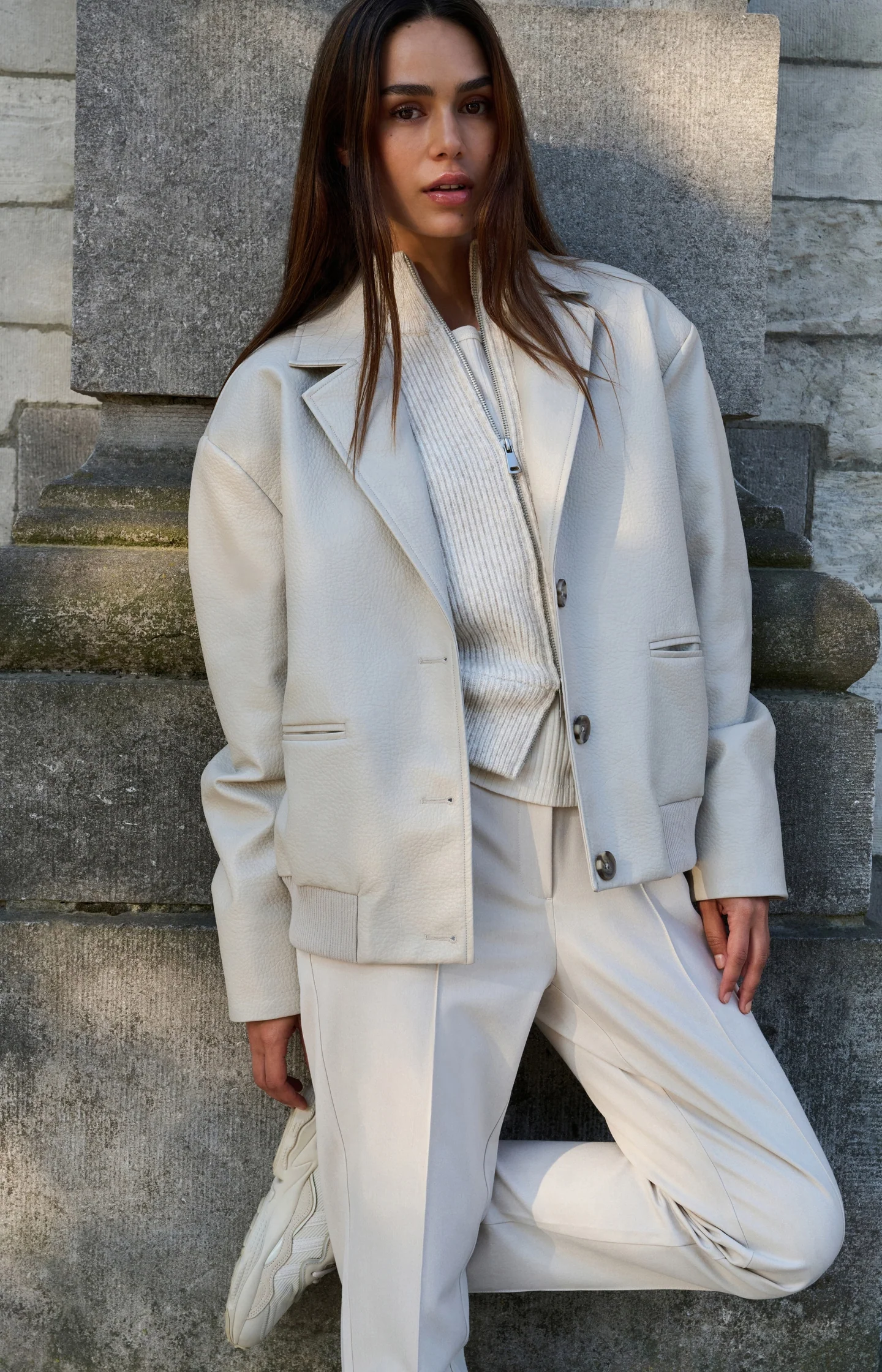 Oversized faux leather jacket with classic collar - Image 6