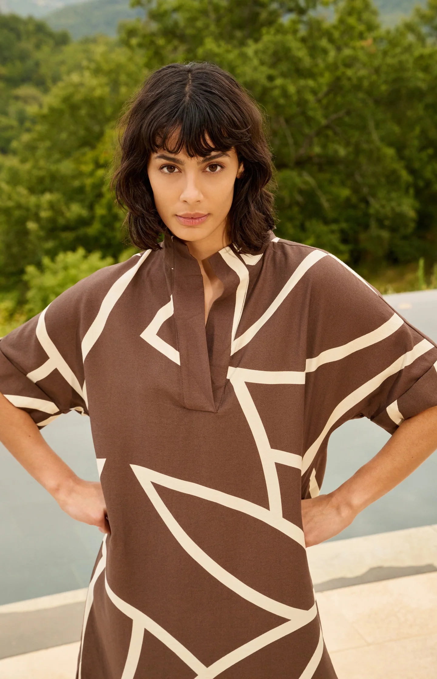 Printed dress with short sleeves and polo collar - Image 3