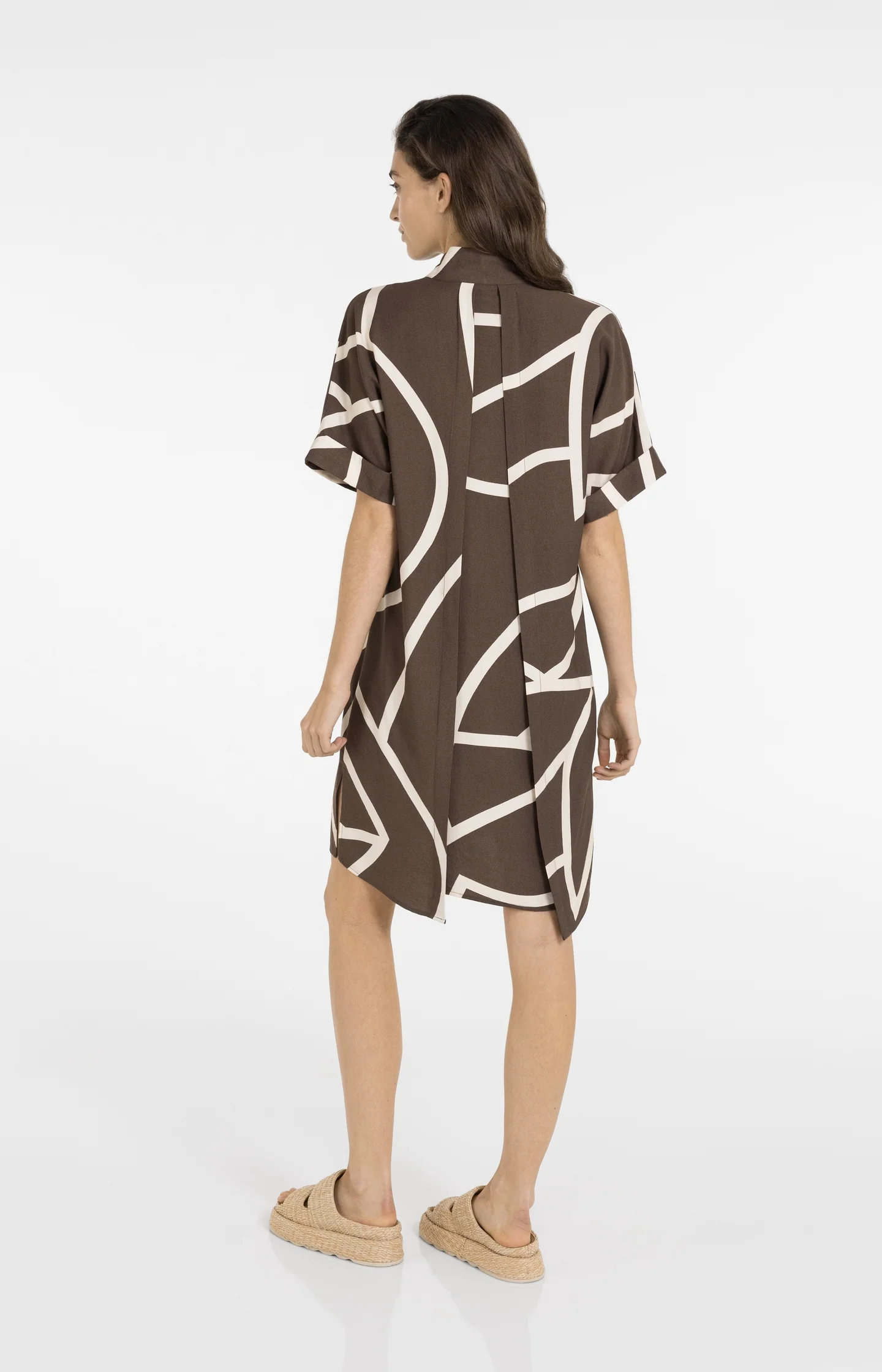 Printed dress with short sleeves and polo collar - Image 6