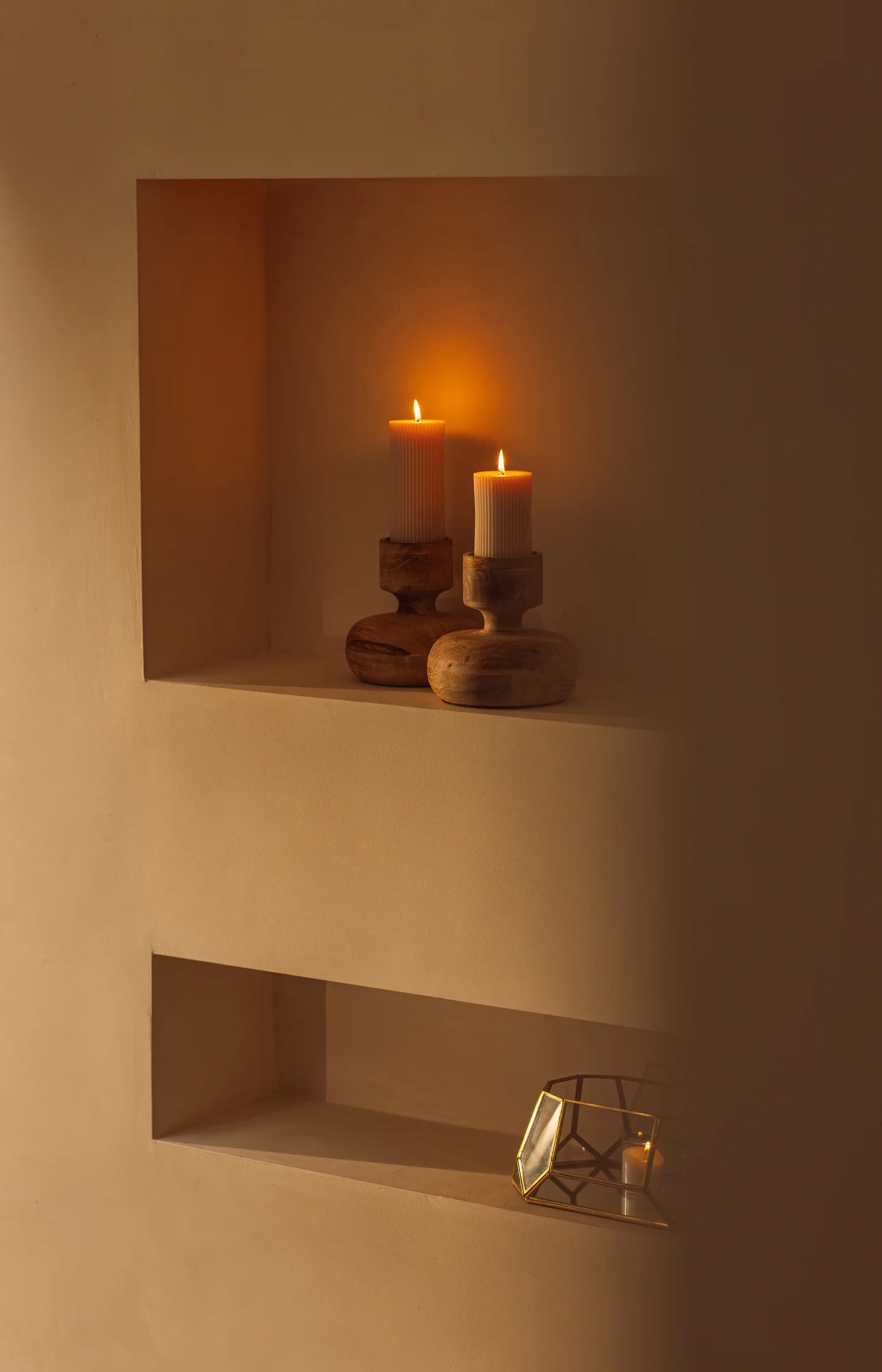 Ribbed pillar candle - small - Image 4