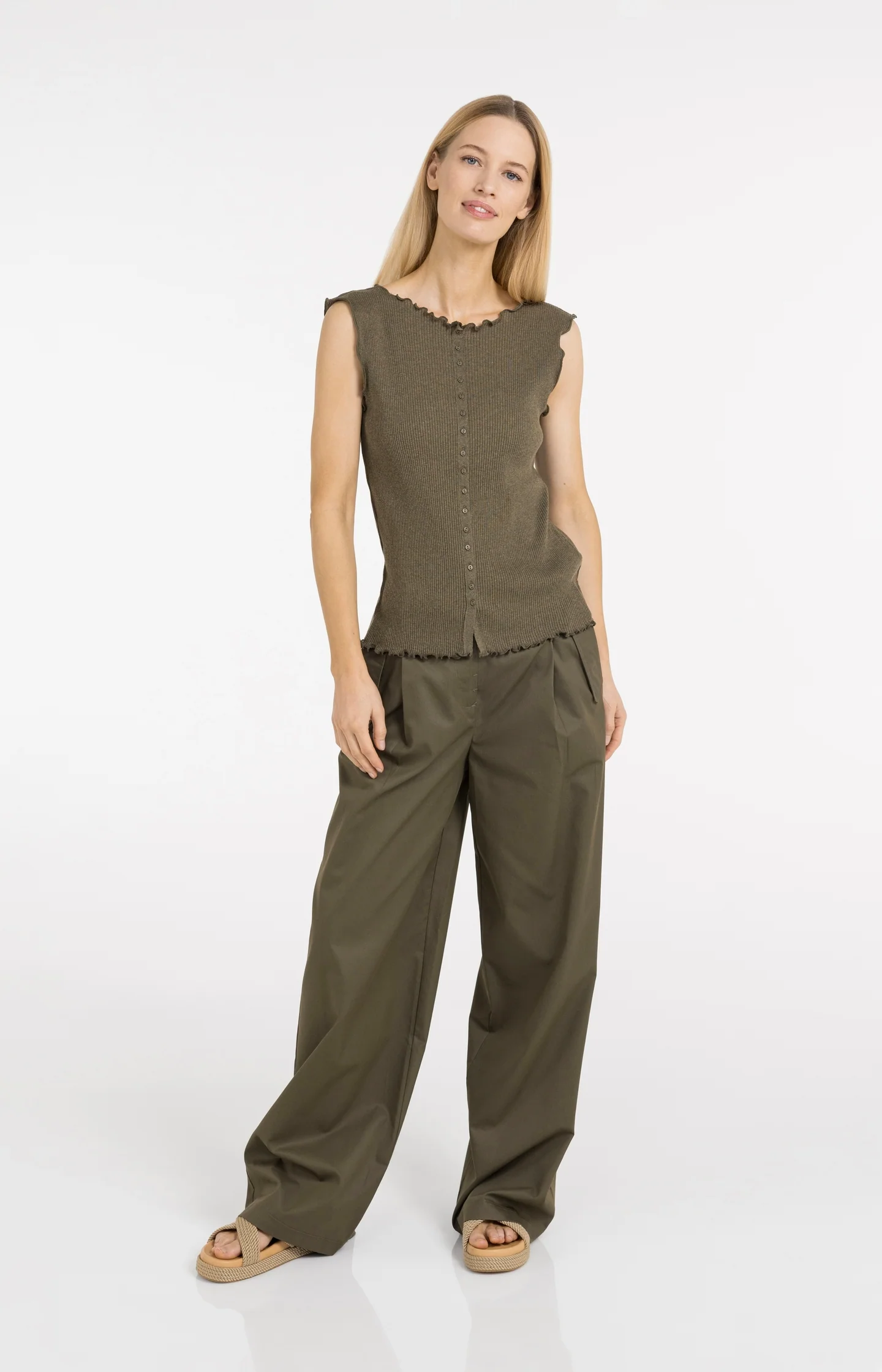 Ribbed sleeveless top with ruffled edges - Image 7