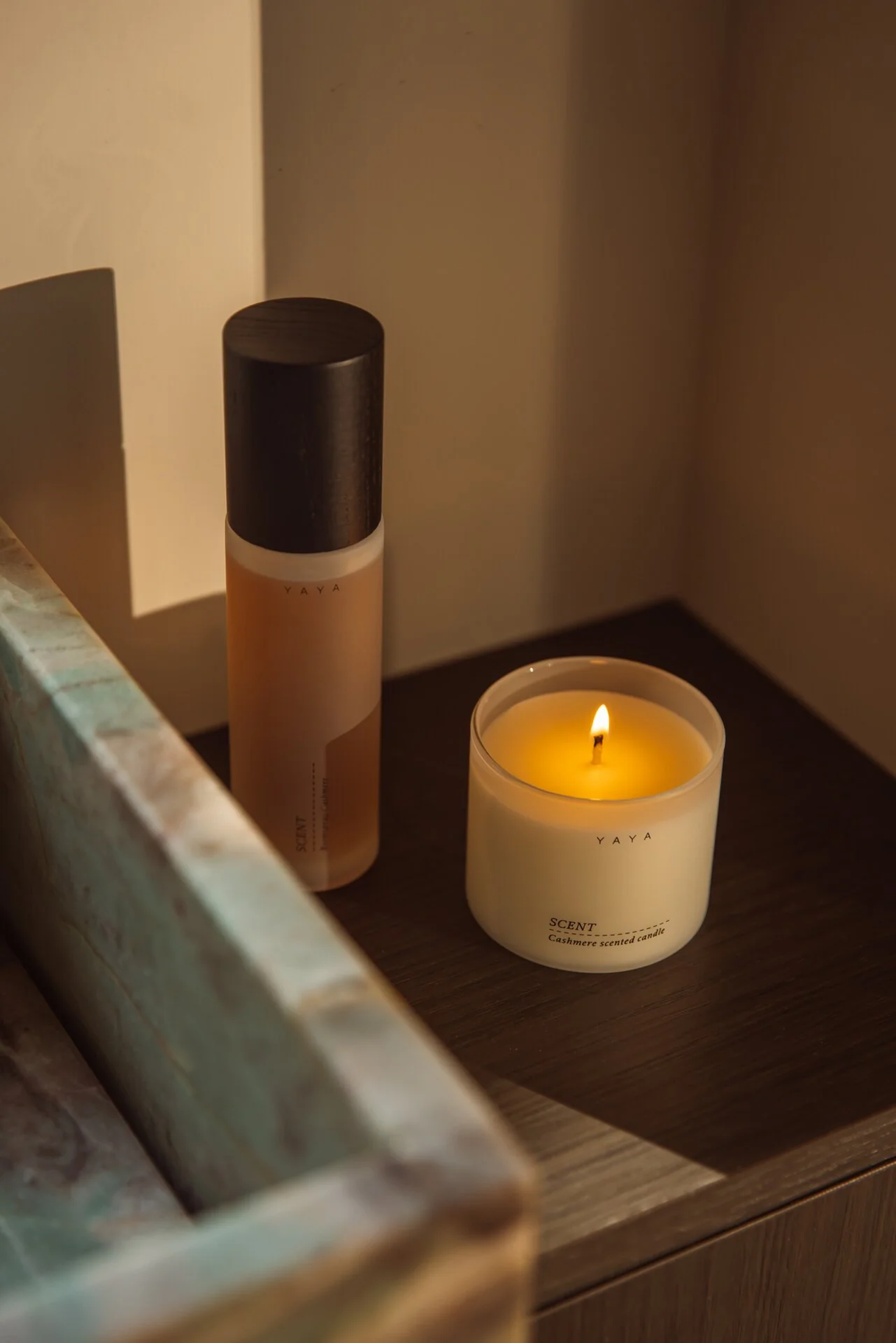 Scented candle with cashmere scent - Image 4