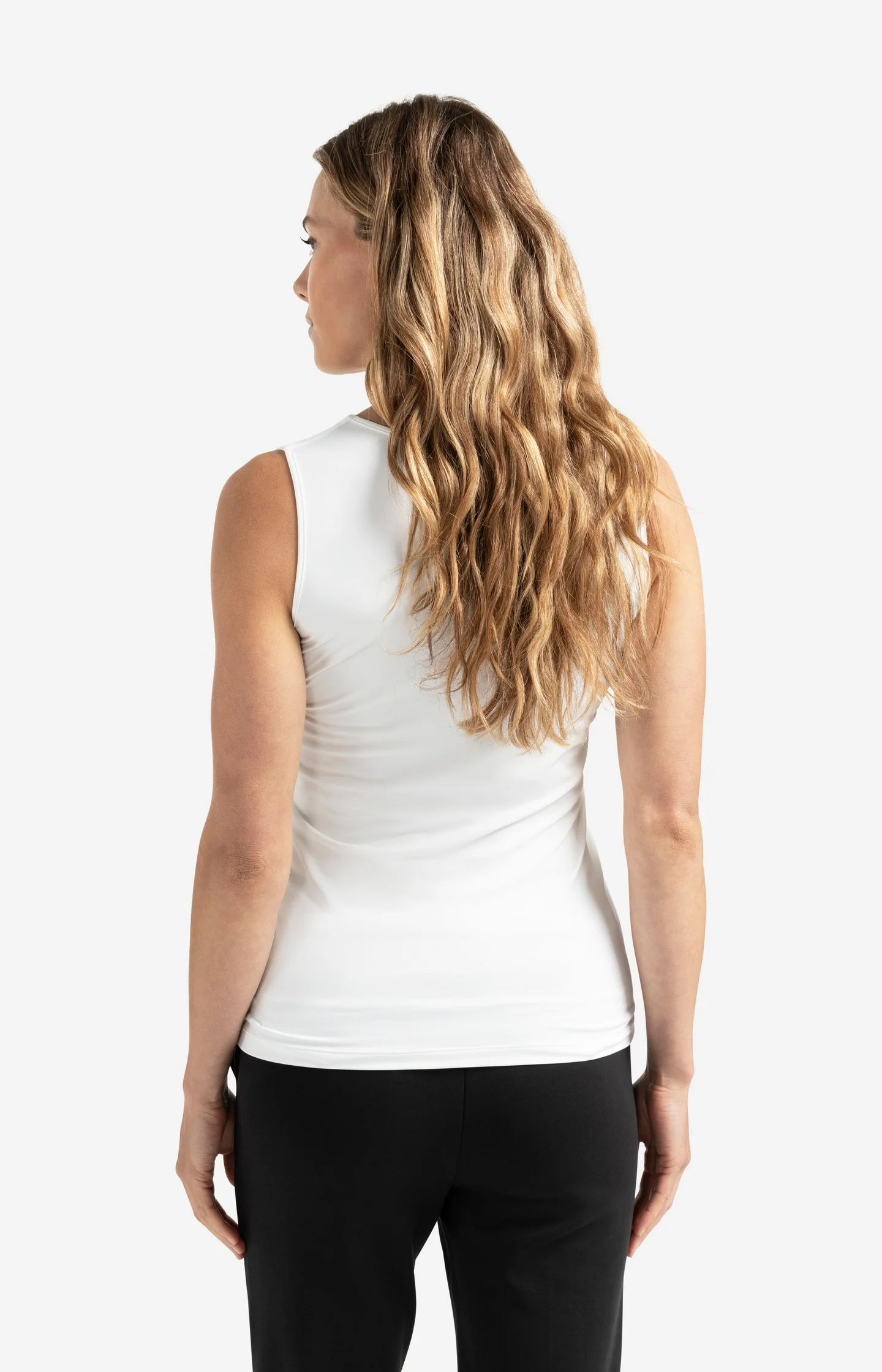 Basic singlet with round V-neck and wide shoulder straps - Image 4