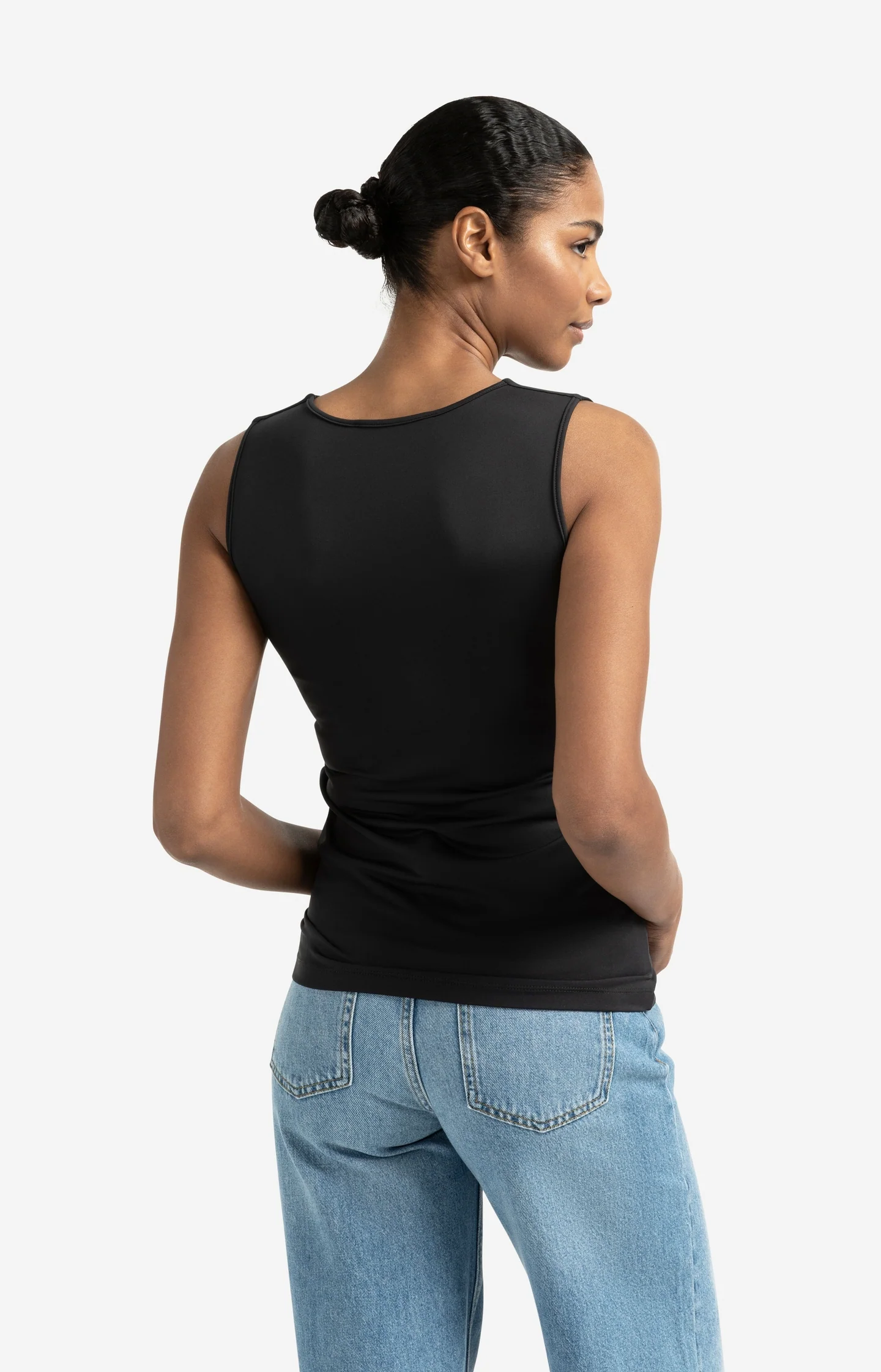Basic singlet with round V-neck and wide shoulder straps - Image 3