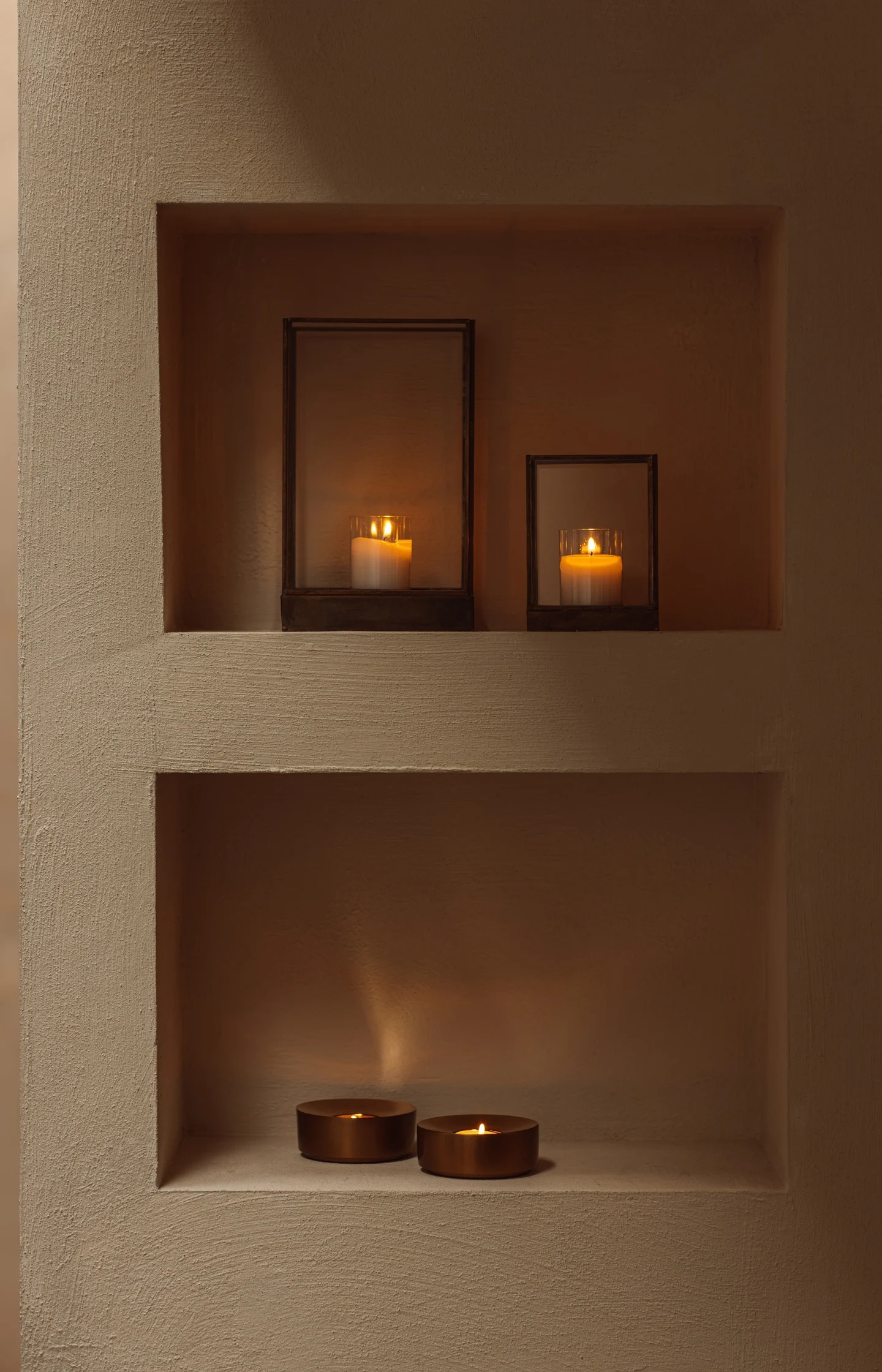 Set of 4 tall tealights - Image 5