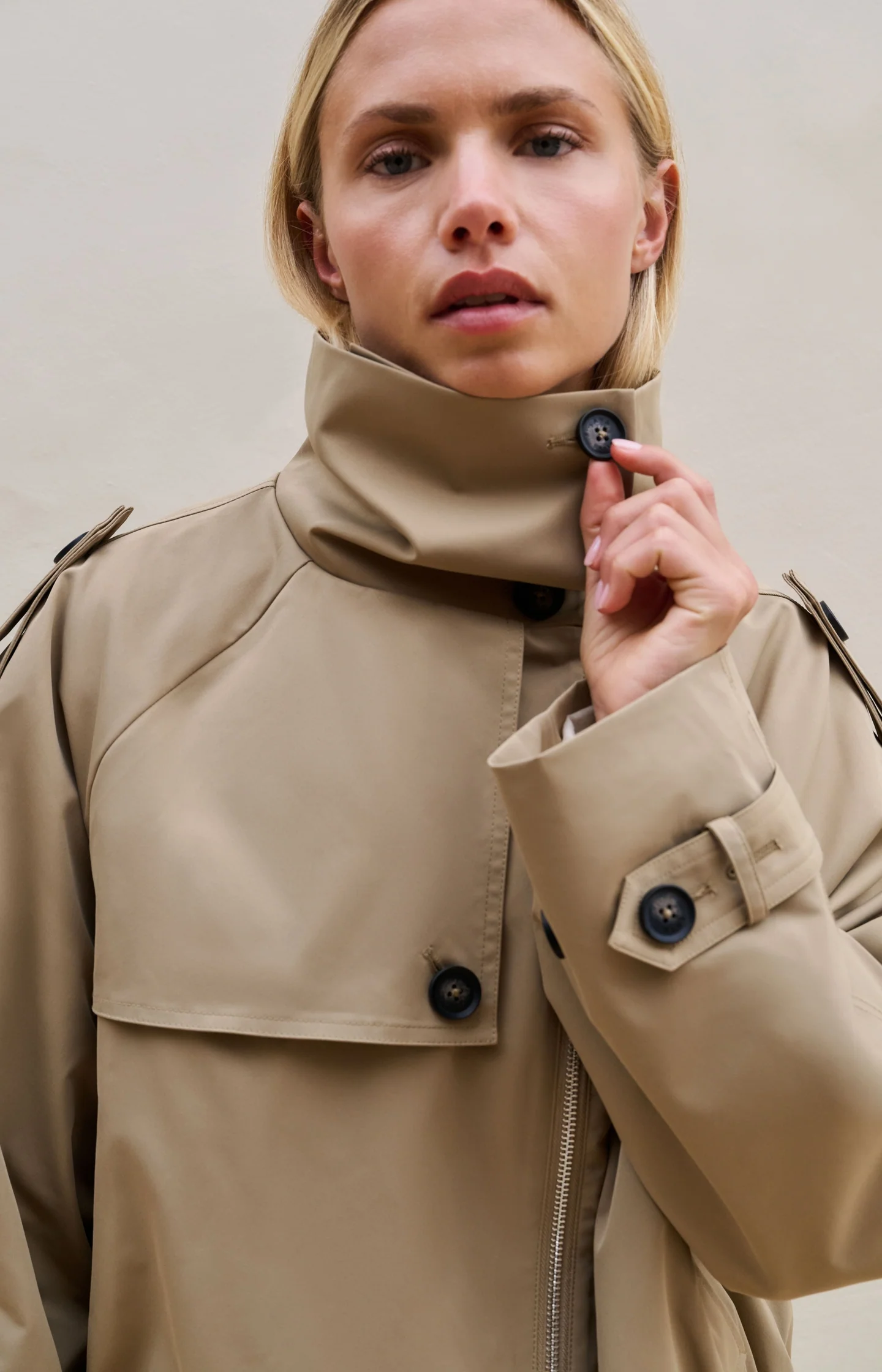 Short bomber jacket with trench details - Image 7